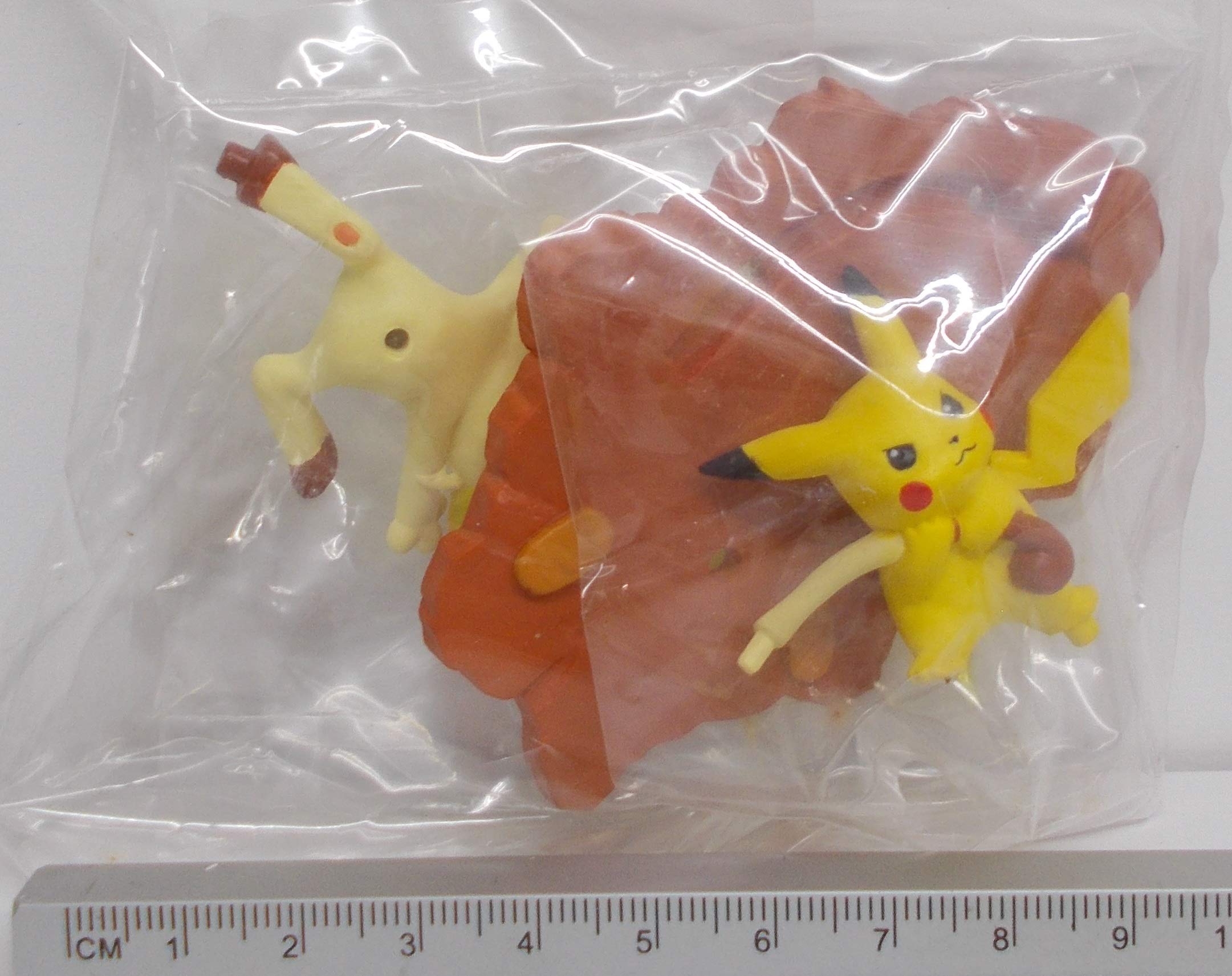ポケモン　ピカチュウ　(ニャースver.)   ゴールデン　フィギュア ポケットモンスター サトシ&ピカチュウ（ピカチュウがいっぱい