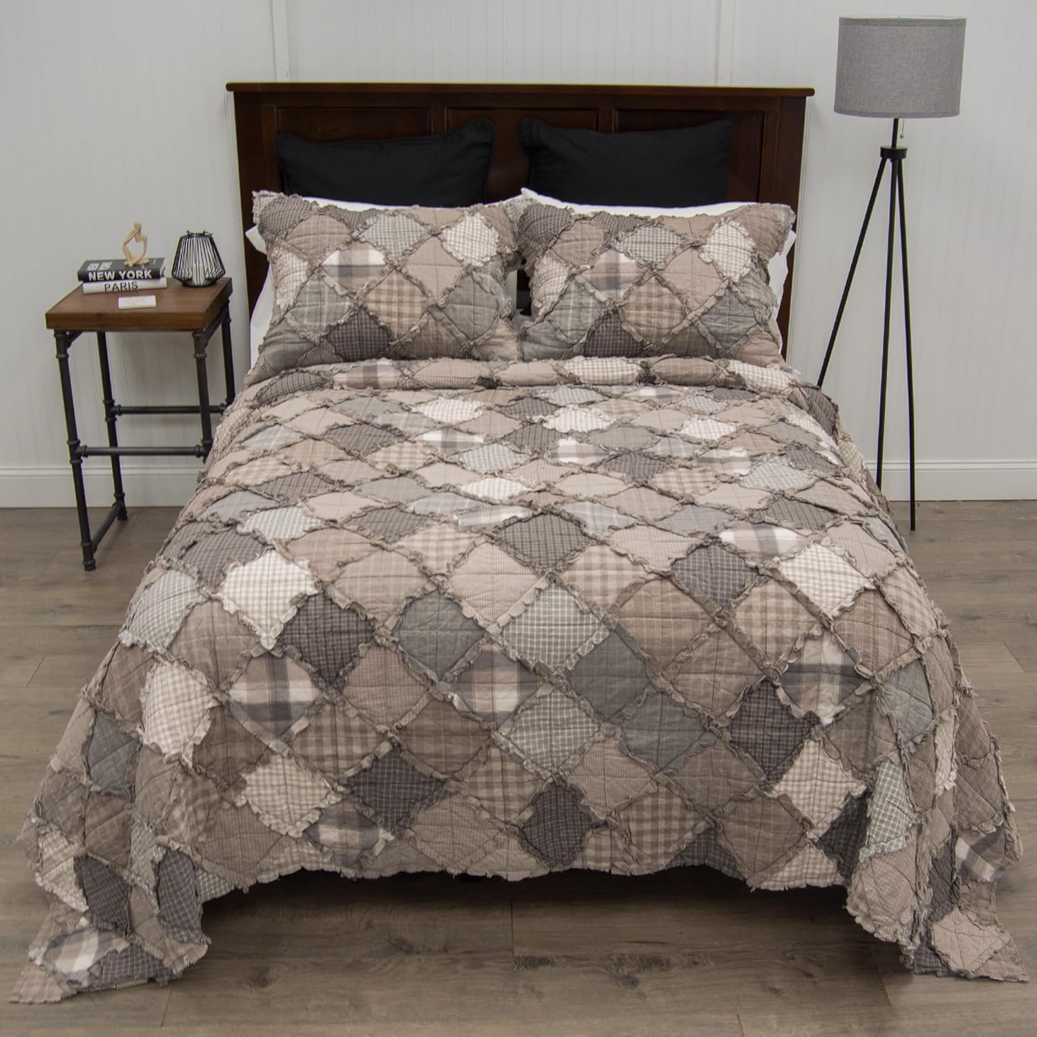 Donna Sharp Smoky Cobblestone- Queen Quilt Set, Measures 90 x 90, Includes 1 Quilt and 2 Standard Shams, Machine Washable
