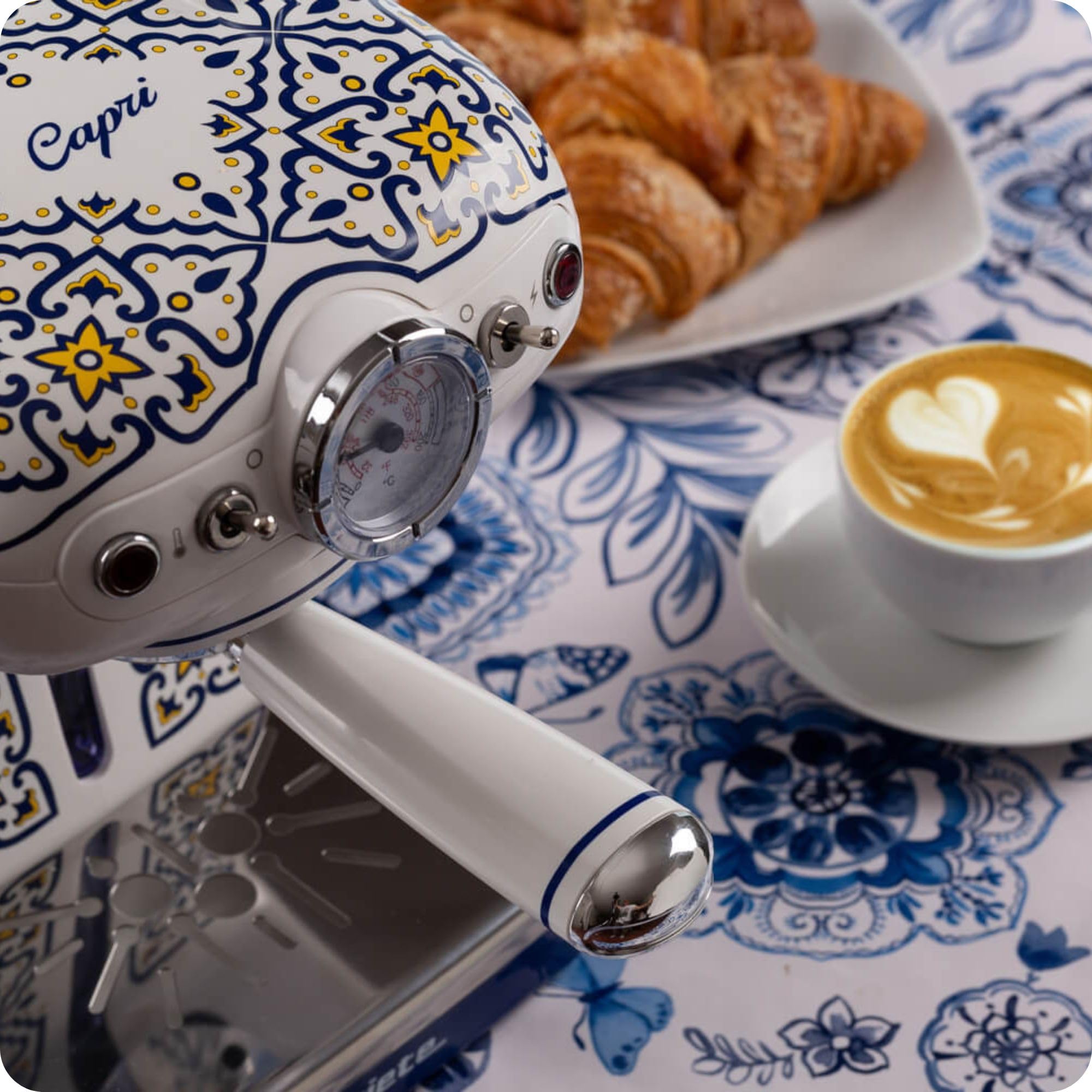 Ariete 1389 Macchina da caffè Capri, 850W, Capacità serbatoio 0,9L, Filtro ½ tazze, Vassoio raccogli goccia, Cappuccinatore