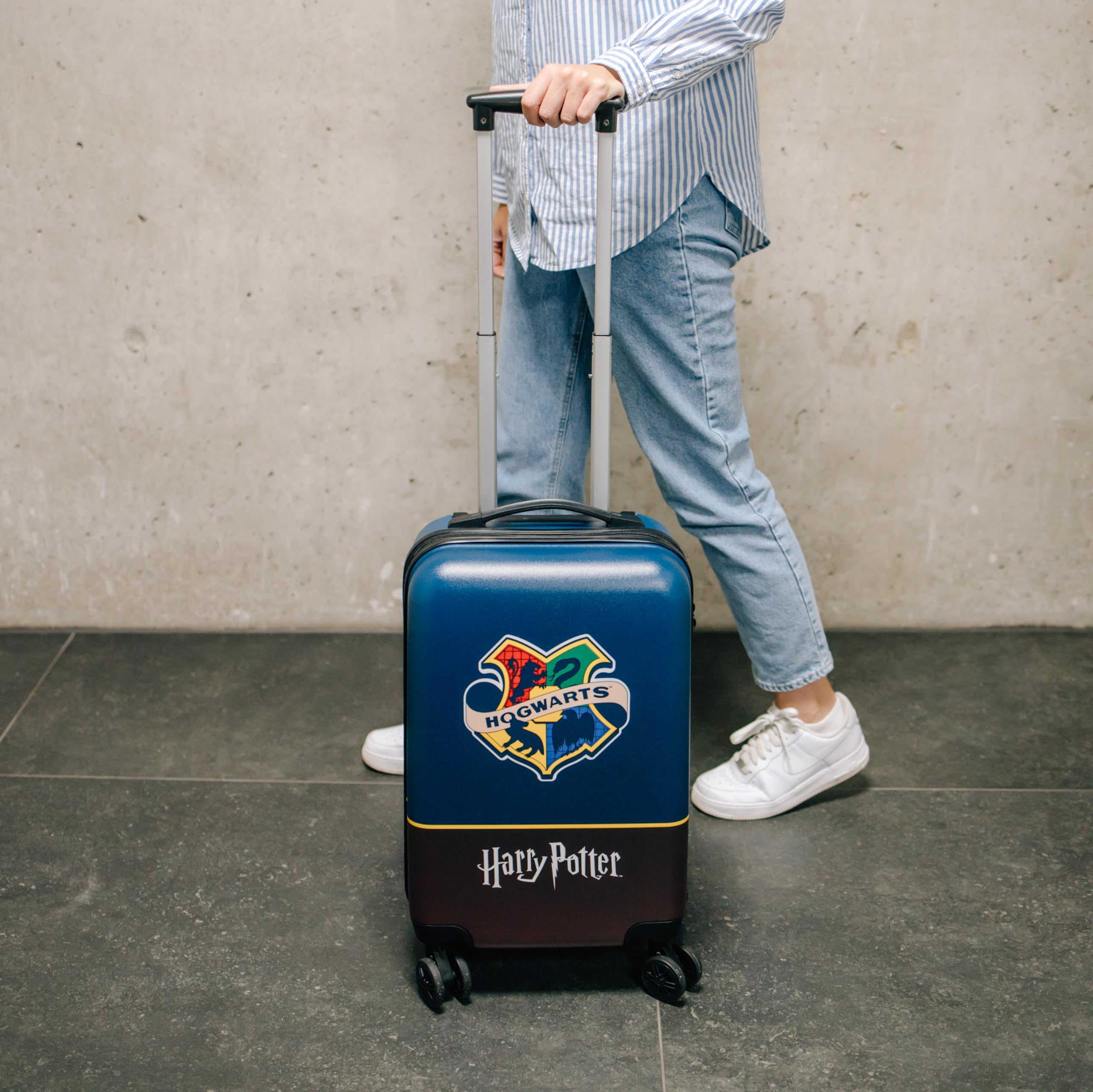 “Harry Potter Trolley, multicoloured, Polycarbonate trolley 20 inches”