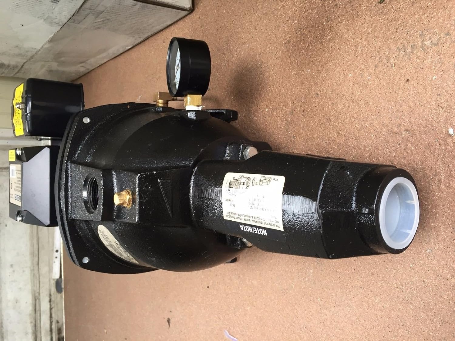 Side view of Everbilt Jet Pump showing inlet and outlet