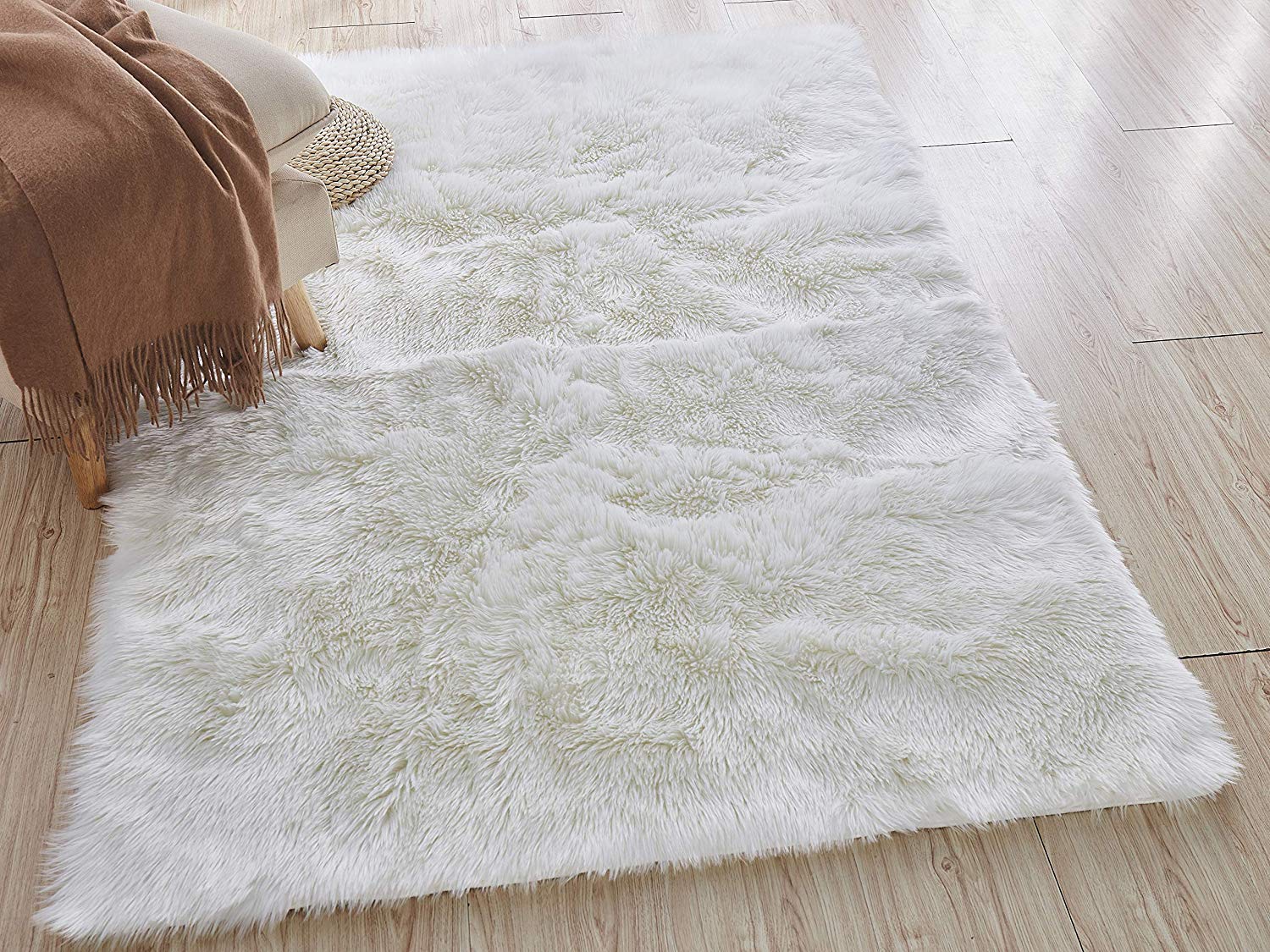 Home Must HavesWhite Faux Fur Sheepskin Area Rug (5' x 8')