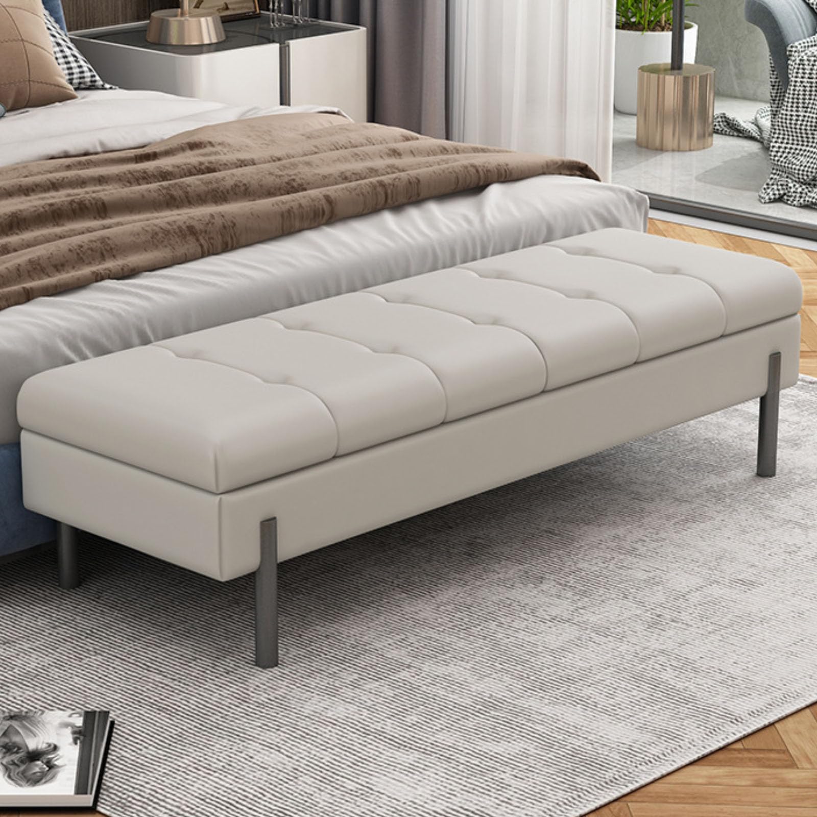 Banc de chambre et repose-pieds gris clair pour ranger vos vêtements facilement
