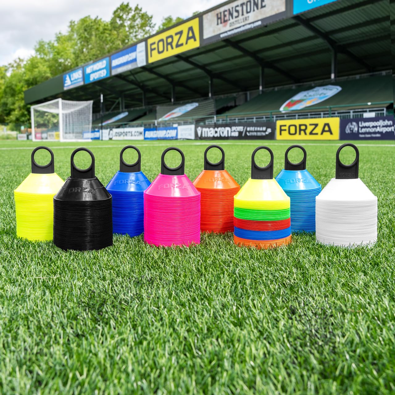FORZA Mini Plots de Marquage pour Entraînement de Sport [Pack de 50/1000] | Cônes Durables et Polyvalents pour Le Football, Le Rugby et Plus | Support de Transport