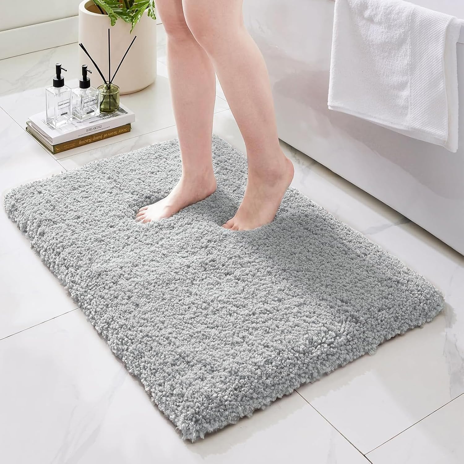Luxuriöser Badezimmerteppich, grau, 50,8 x 81,3 cm, ultradick, flauschig, Mikrofaser, Badematte, rutschfest, saugfähig, waschbar, Trockenmatten für Badezimmer, Flool, Badteppich für