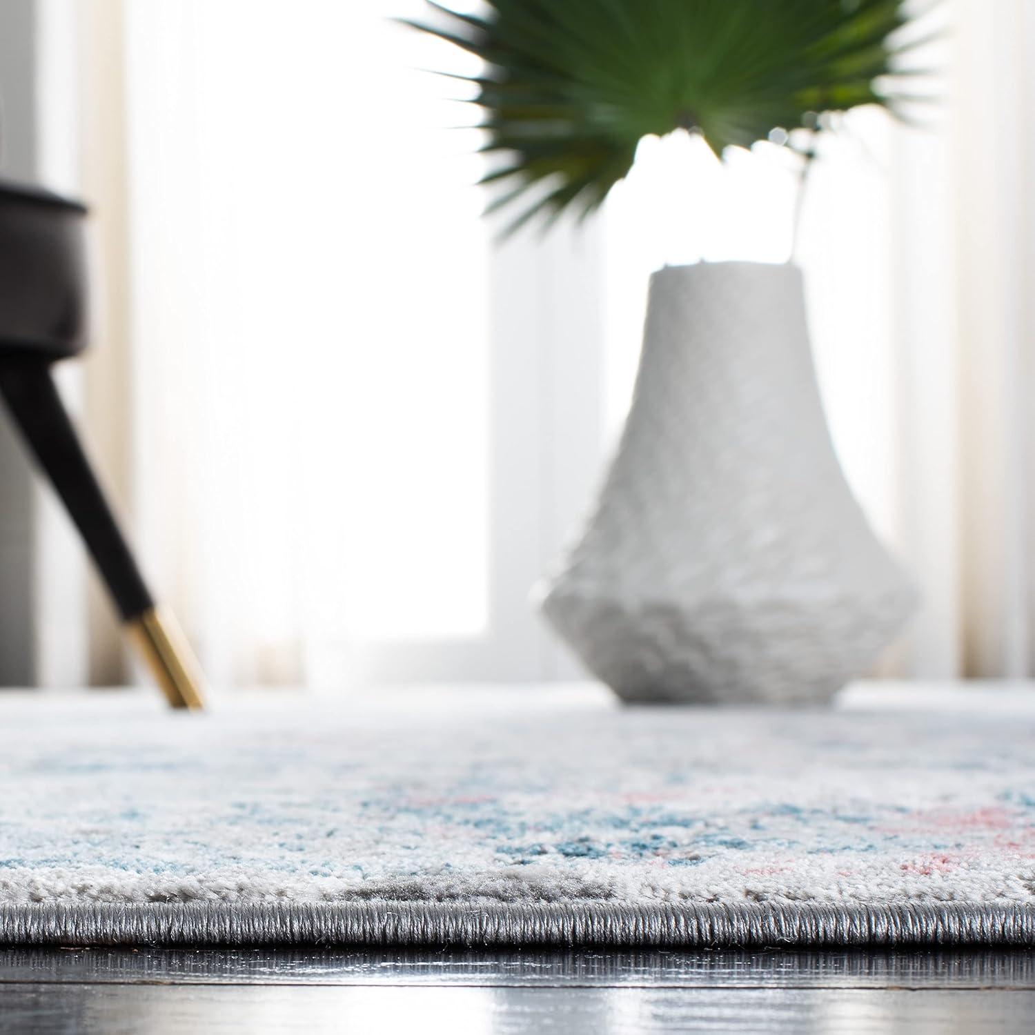 SAFAVIEH Meadow Collection Accent Rug - 3' x 5', Light Grey & Blue, Modern Abstract Design, Non-Shedding & Easy Care, Ideal for High Traffic Areas in Entryway, Living Room, Bedroom (MDW583G)
