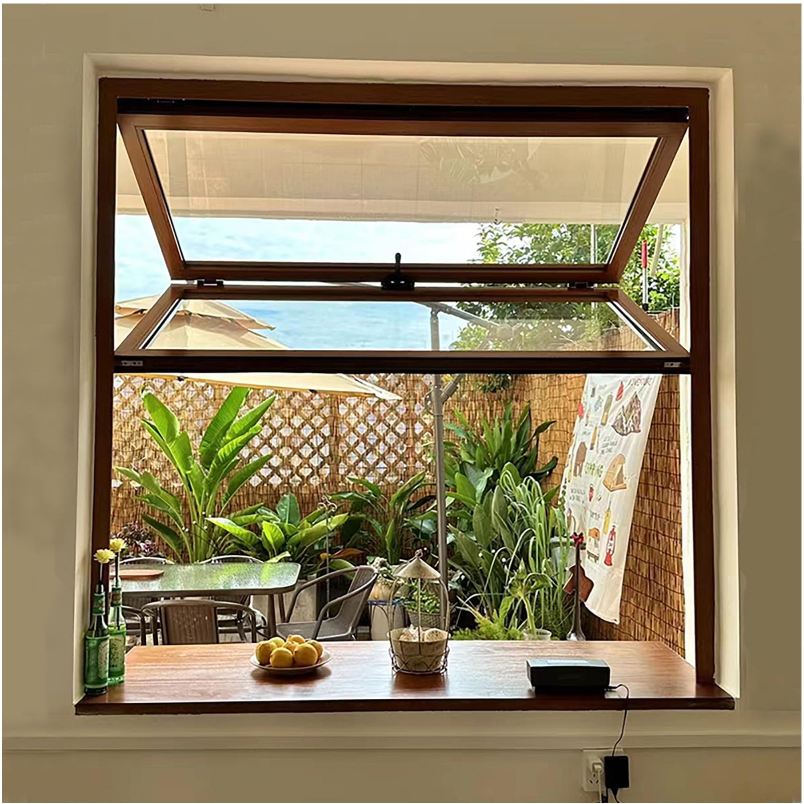 Ventana plegable para camiones de alimentos que elimina colas y mejora el despacho exterior