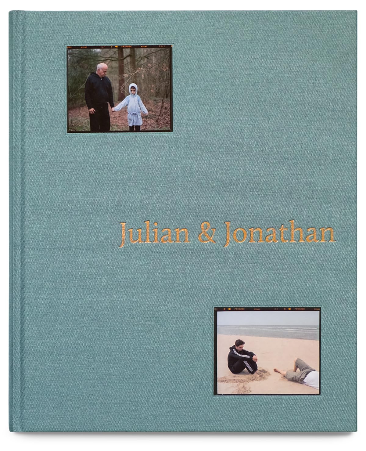 Julian and Jonathan : finis les vêtements froissés avec notre veste de voyage infroissable