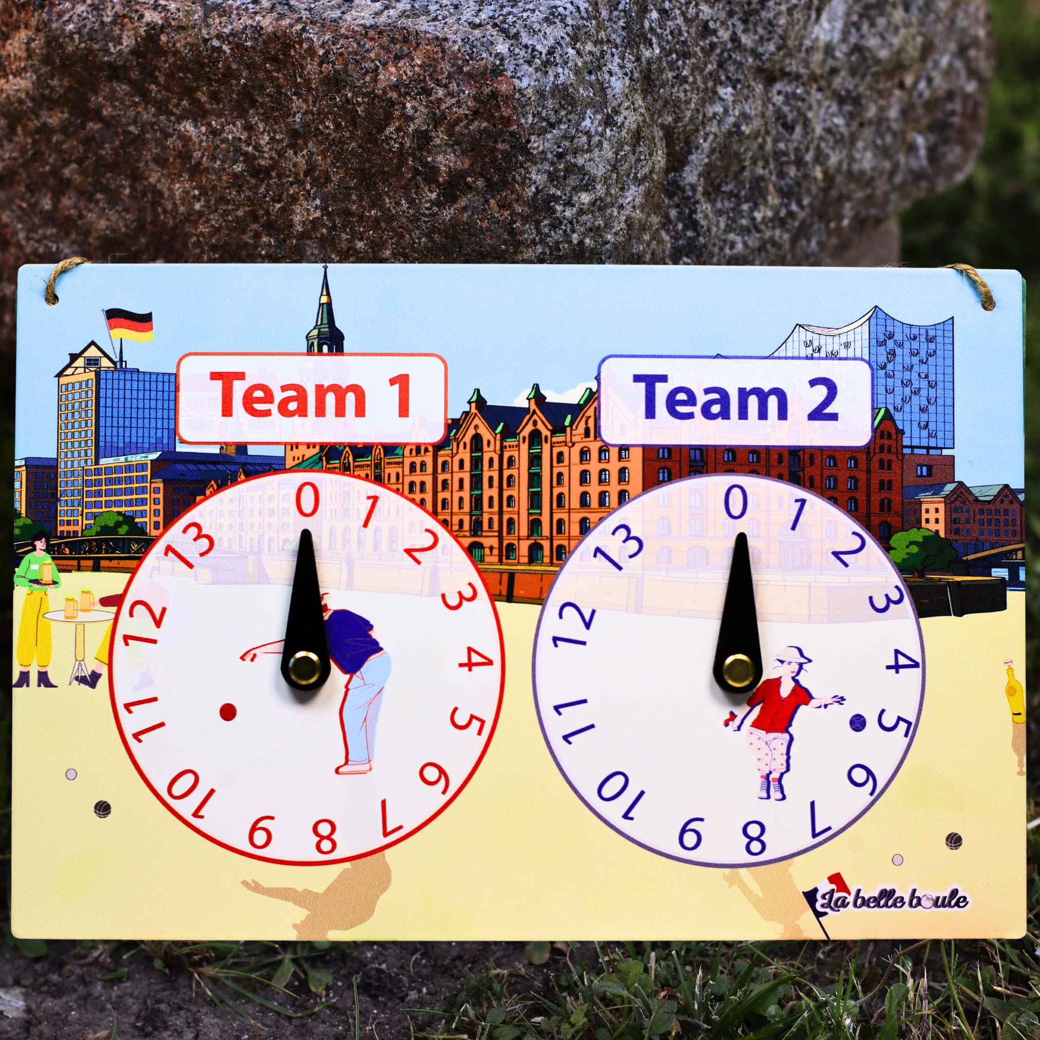 La belle boule | Punktezähler 30 x 20 cm Bocque aus Zinn Vintage | Metallplatte mit drehbaren Nadeln für 2 Teams | dekoratives Zubehör für drinnen und draußen (Germany)