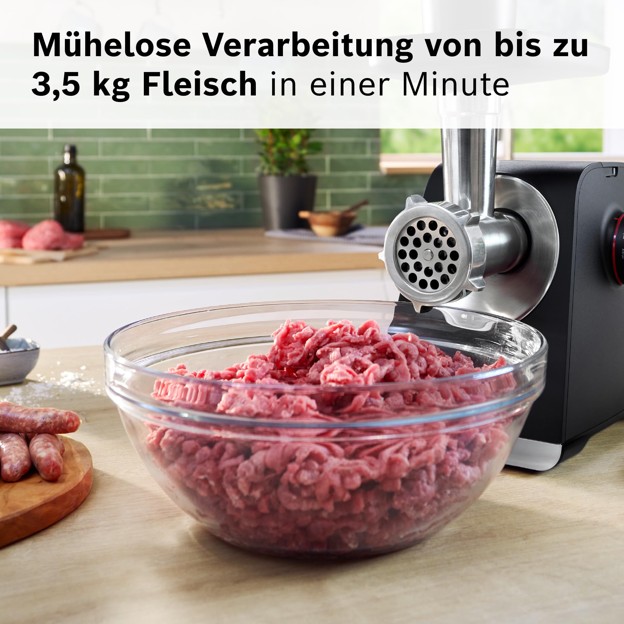 Bosch Fleischwolf Serie 6, 3 Lochscheiben (3, 4,5/8 mm) Edelstahl, spülmaschinenfest, Entsafter, Wurst-/ Kebbe-Aufsatz, elektrisch, stark, kompakt, 2.100 W, schwarz, MultiPower MFWS650B