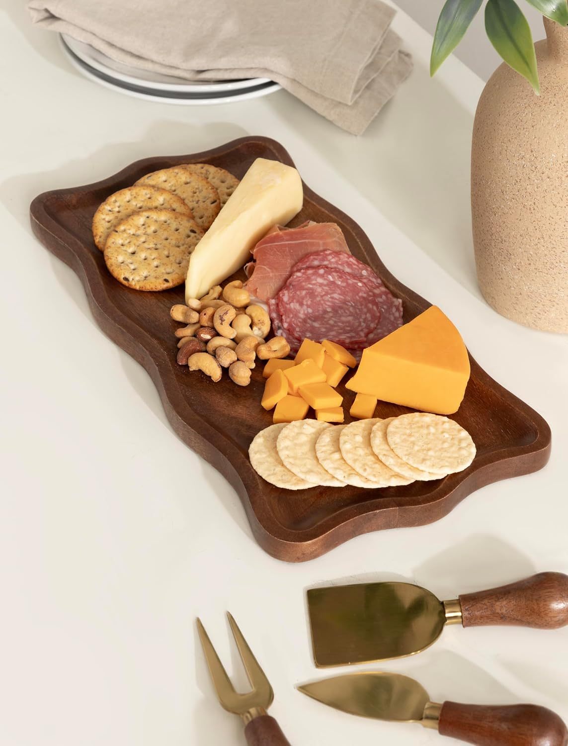 Kate and Laurel Waylock Modern Mango Wood Cheese Board with Utensils, 4 Piece Set, Walnut Brown and Gold, Wavy Charcuterie Board Set with Three Included Cheese Knives for Kitchen Counter Display