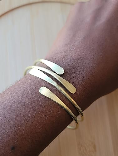 Miniatura 21 de Beaditwearitloveit Brass Cuff Bracelets Set, African Brass Bangles For Women, Hammered Ends Stacking Bracelets, Boho Tribal Cultural Jewelry