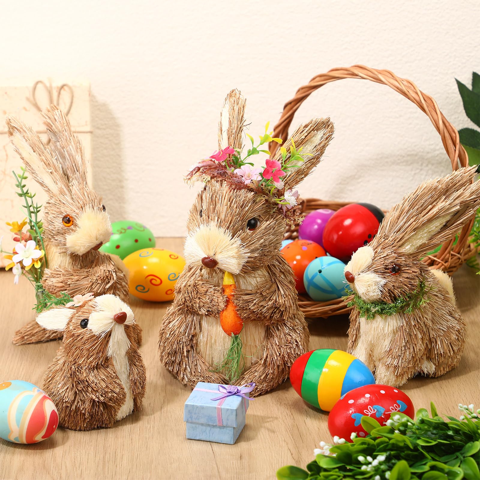 VioraWhite Juego de 4 decoraciones de conejo de Pascua, figuras de conejo de sisal, decoración de mesa, estatua de conejo de paja con flor de zanahoria para el hogar, mesa, oficina, cocina, granja,
