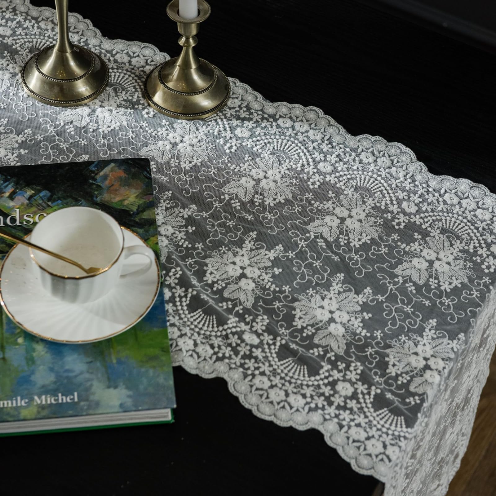 Weiß Tischläufer Polyester, Moderne Tischläufer Abwaschbar Tischband Einfarbig Spitze Bestickt Blumen Muster Tischdecke für Küche Esstisch Hochzeit Tabletop Dekor, 40x260 cm, Weiß