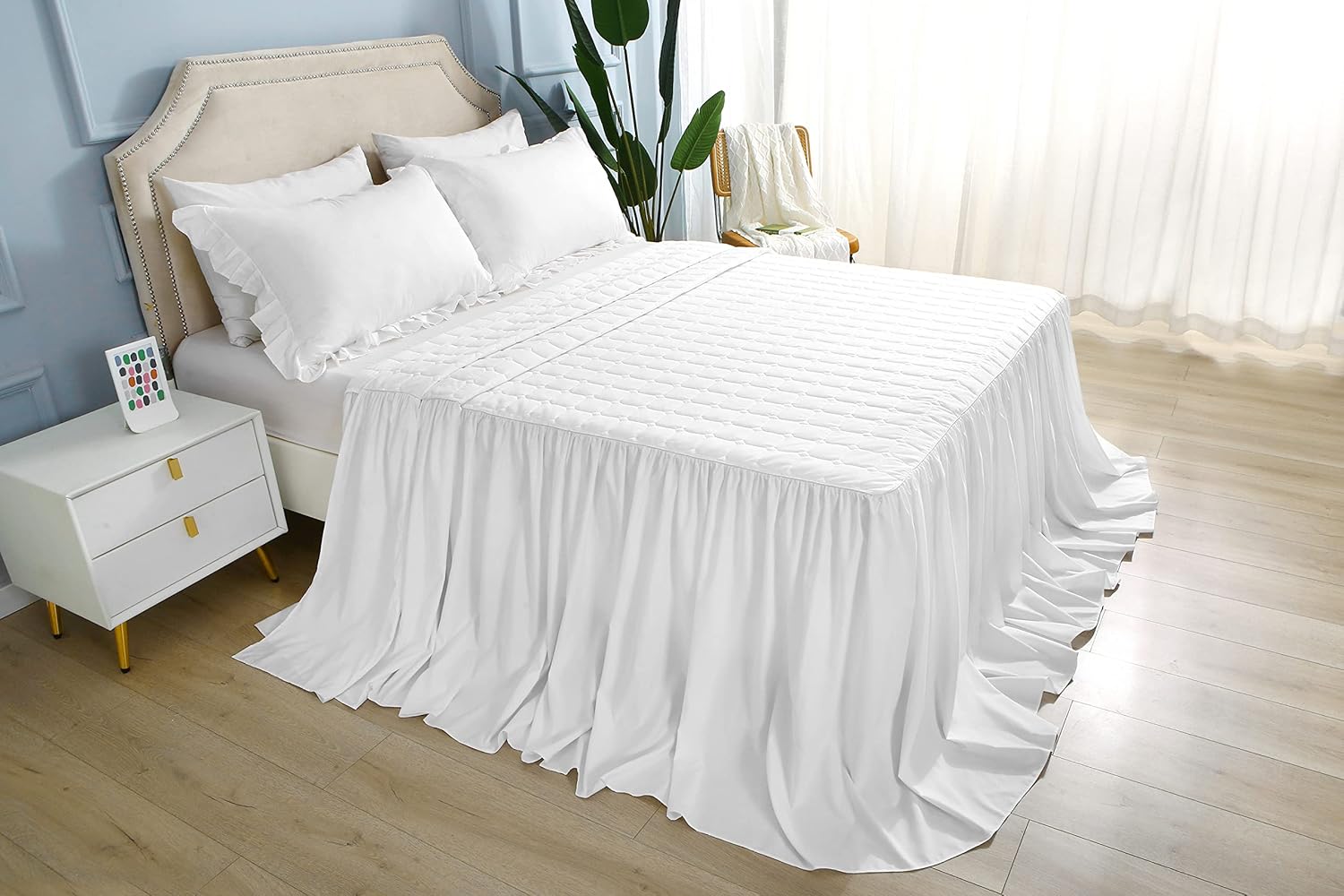 White Ruffles Skirt Bedspread Bed Blanket Quilted Elegant Bed Spreads Queen Size Lightweight 1 Piece(not Include Pillowcases)