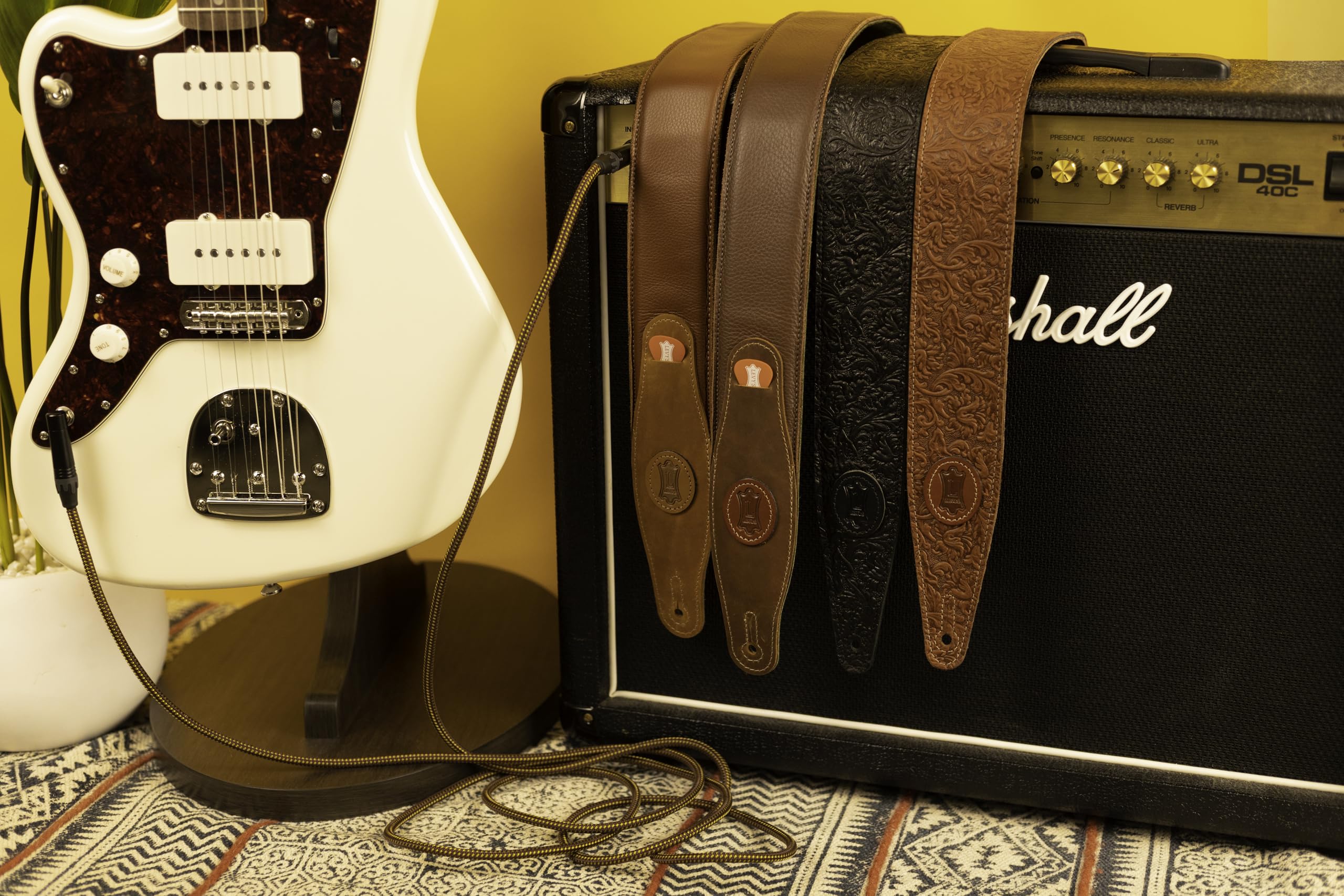 Levy's Leathers M317FG-BLK Gitarrengurt aus Leder, florentinisches Prägungsdesign, 6,3 cm, Schwarz