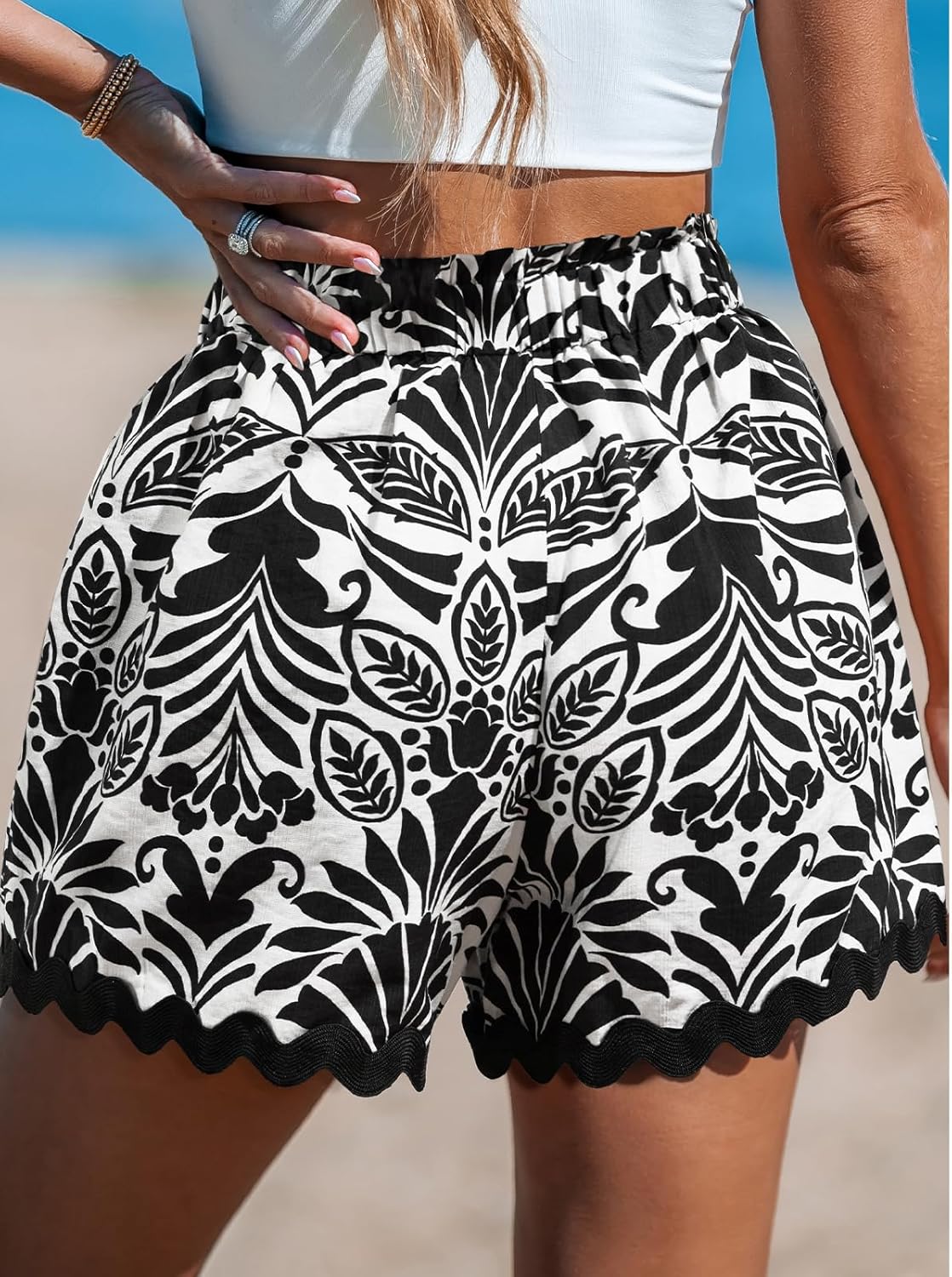 CUPSHE Women's Swim Cover Up Shorts Wide Leg Casual Swimsuit Coverup Beach Shorts with Side Pockets - Image 2