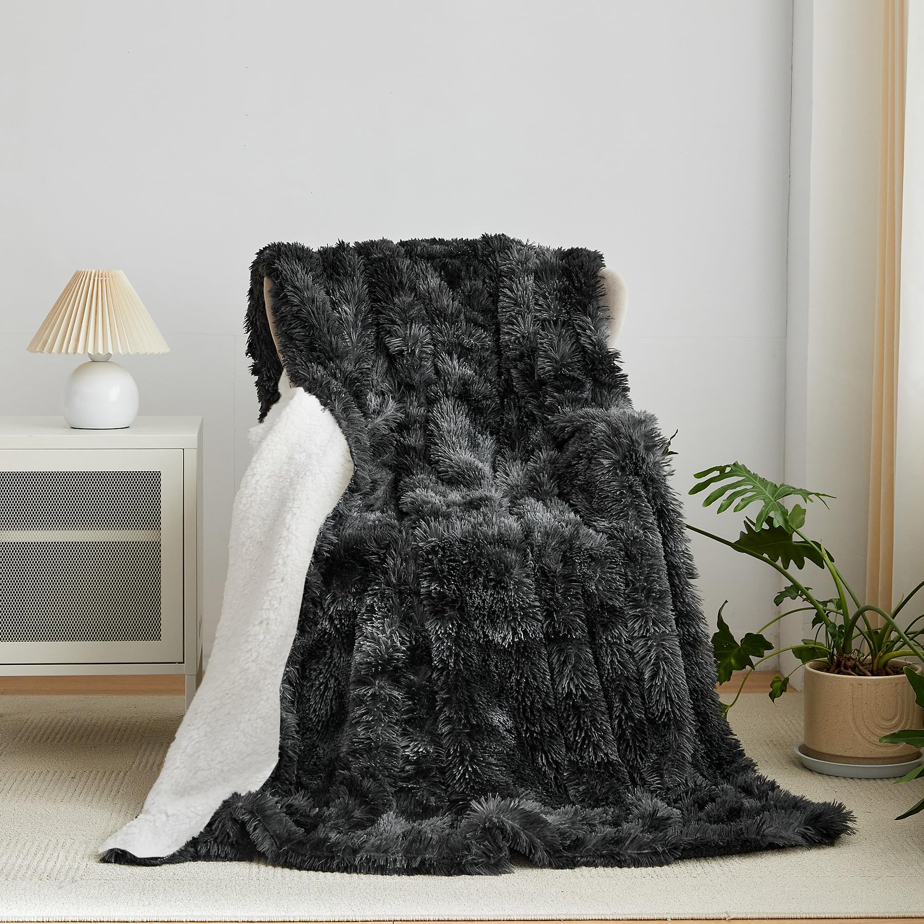Wajade Fluffy Fuzzy Throw Blanket Super Soft Warm Large Blanket for Bed Couch Car Sherpa Faux Fur Blanket,Black White 200x220CM - Image 2