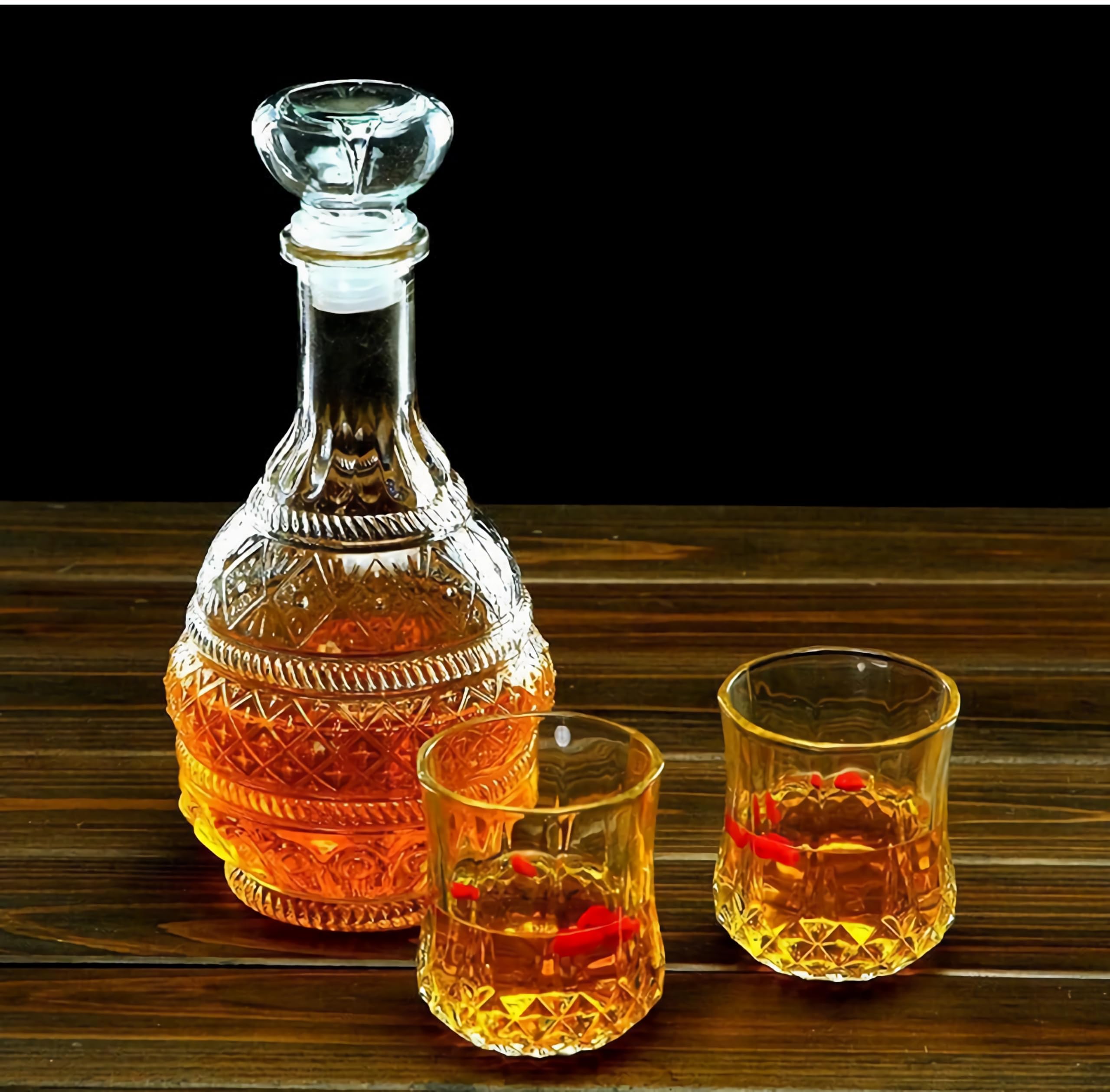 Whiskey Decanter with Airtight Stopper, Liquor Decanter, Lead-Free Crystal Wiskey Brandy Vodka Bourbon Decanter for Gift, Home, Bar, Party Decor, Clear (Pagoda)