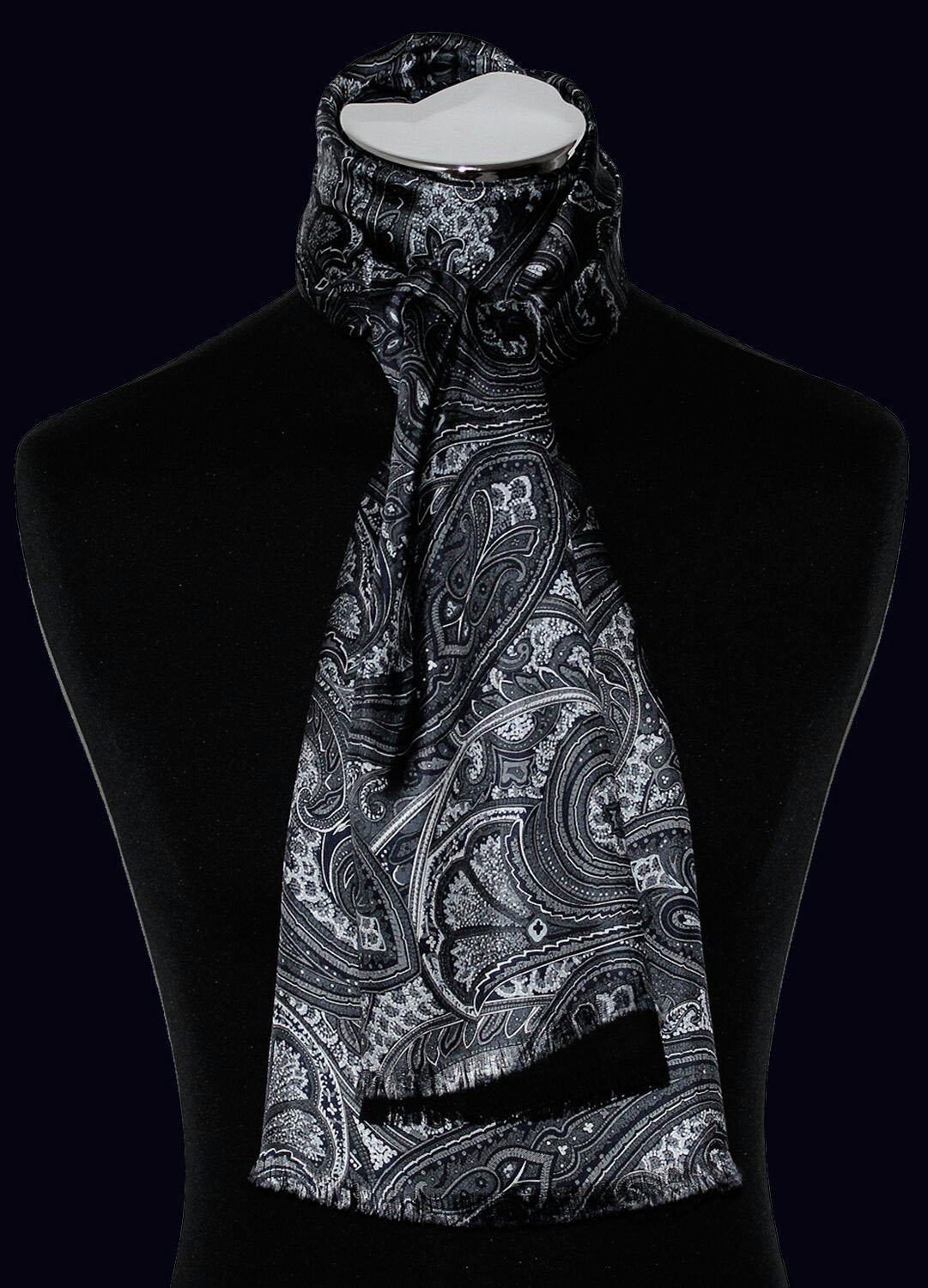 LORENZO CANA Foulard de 50% soie et 50% laine pour la femme – écharpe réversible avec les mesures de 30 x 160 cm - attrayant et noble pour le printemps et l´été en gris blanc noir