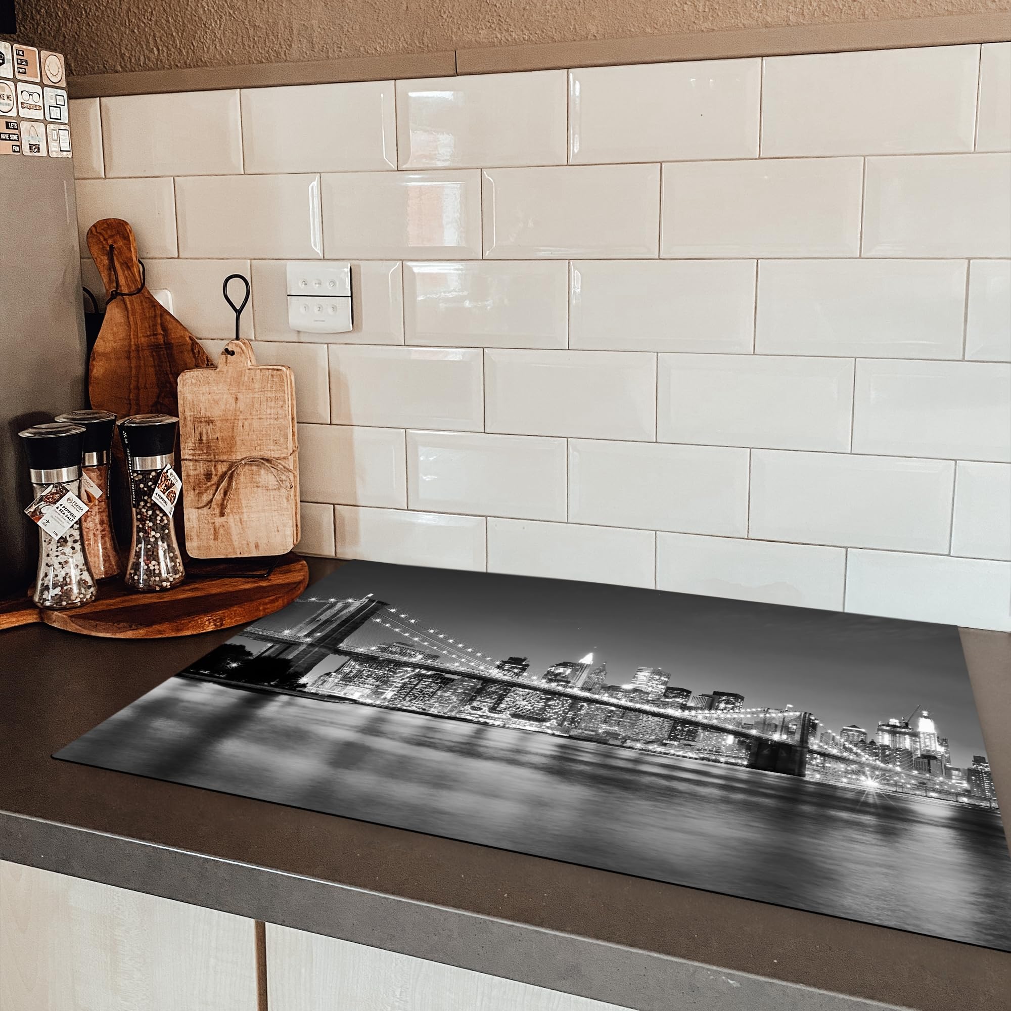 KitchenYeah© Cubre Vitrocerámica - Protector Vitroceramica Induccion 77x51 cm - Tapa Vitroceramica - Protector de Vitroceramica Puente de Brooklyn - Skyline - Blanco y Negro - Nueva York