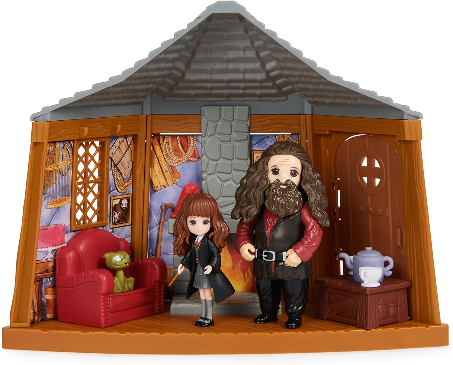 Wizarding World, Harry Potter Playset, Hagrid's Hut with 2 Figures and 9 Doll Accessories