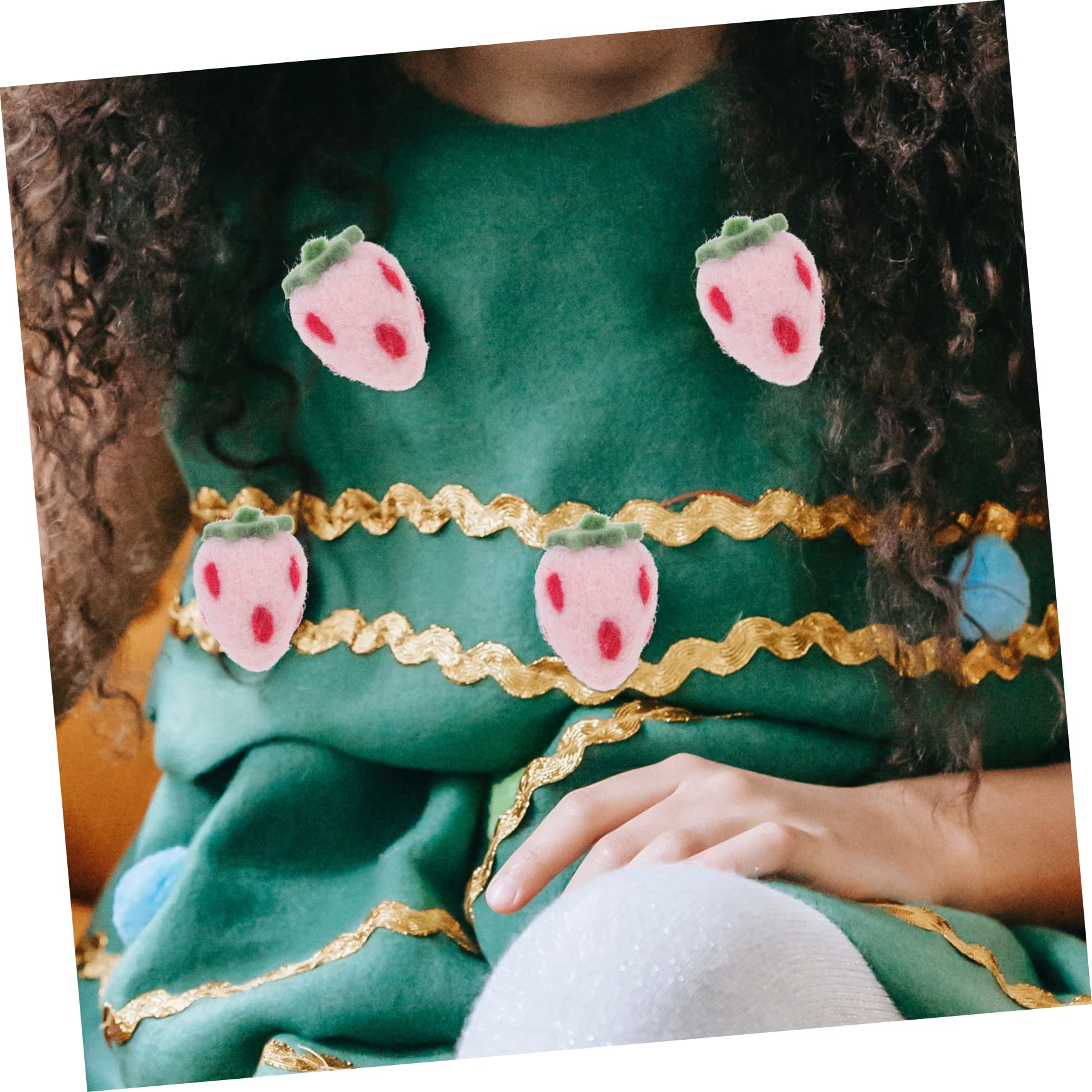 DOITOOL Wool Felt Decor 10pcs Strawberry Shape Crafts Handmade Wool Felting for Home and