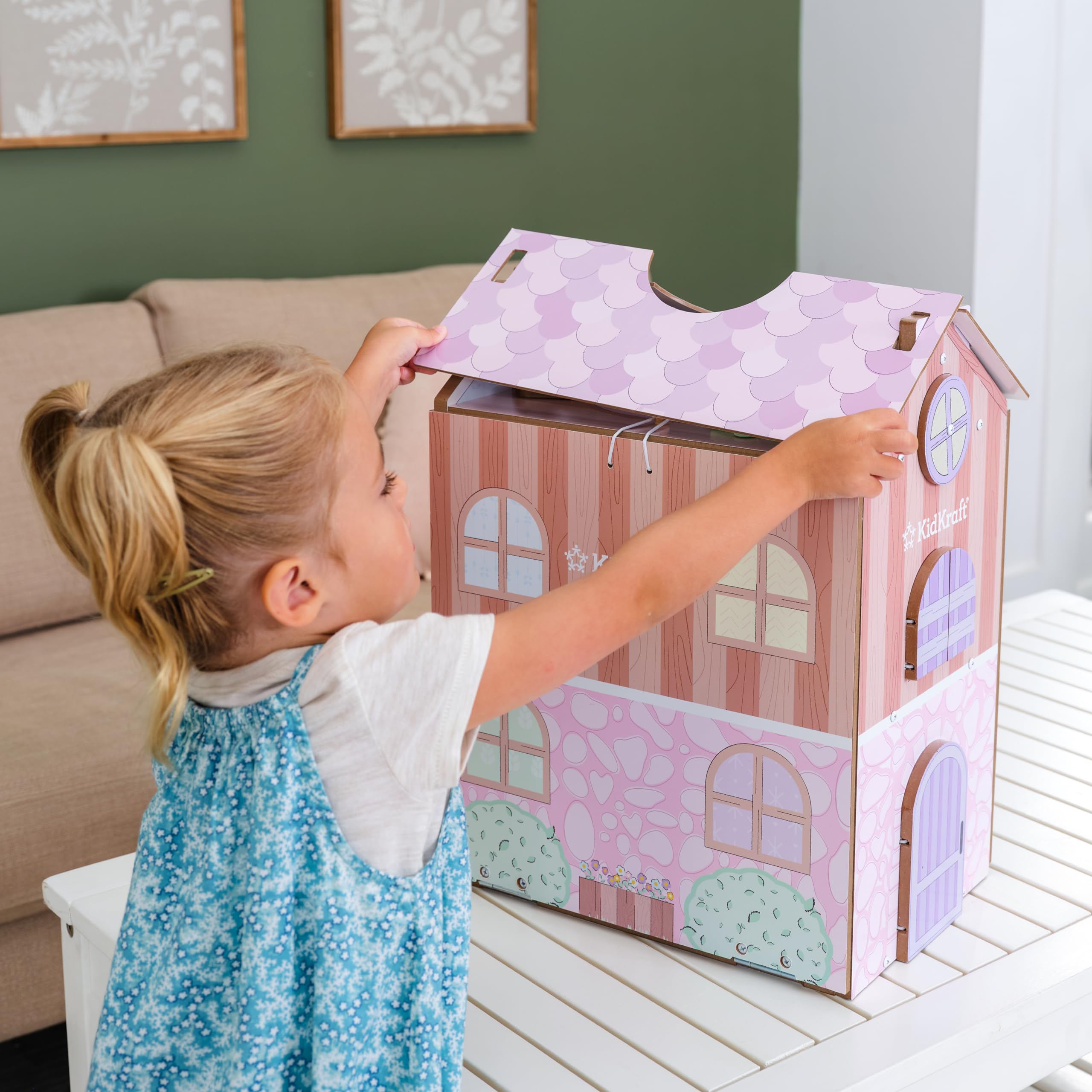 KidKraft Casa delle Bambole in Legno Play & Store Cottage con Accessori e Mobili, Set da Gioco a 3 Piani per Mini Bambole di 12 cm, Giocattolo per Bambini, 20510