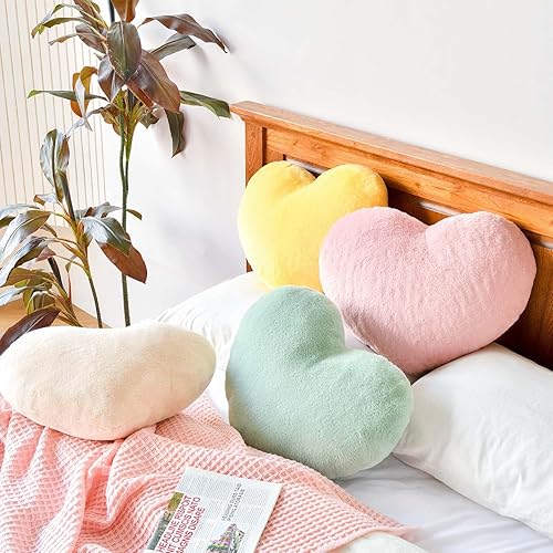 Miniatura 5 de XVTRU Almohadas suaves en forma de corazón, bonita almohada decorativa de corazón verde salvia, cojín de felpa de corazón de 12.9 x 9.8 pulgadas,