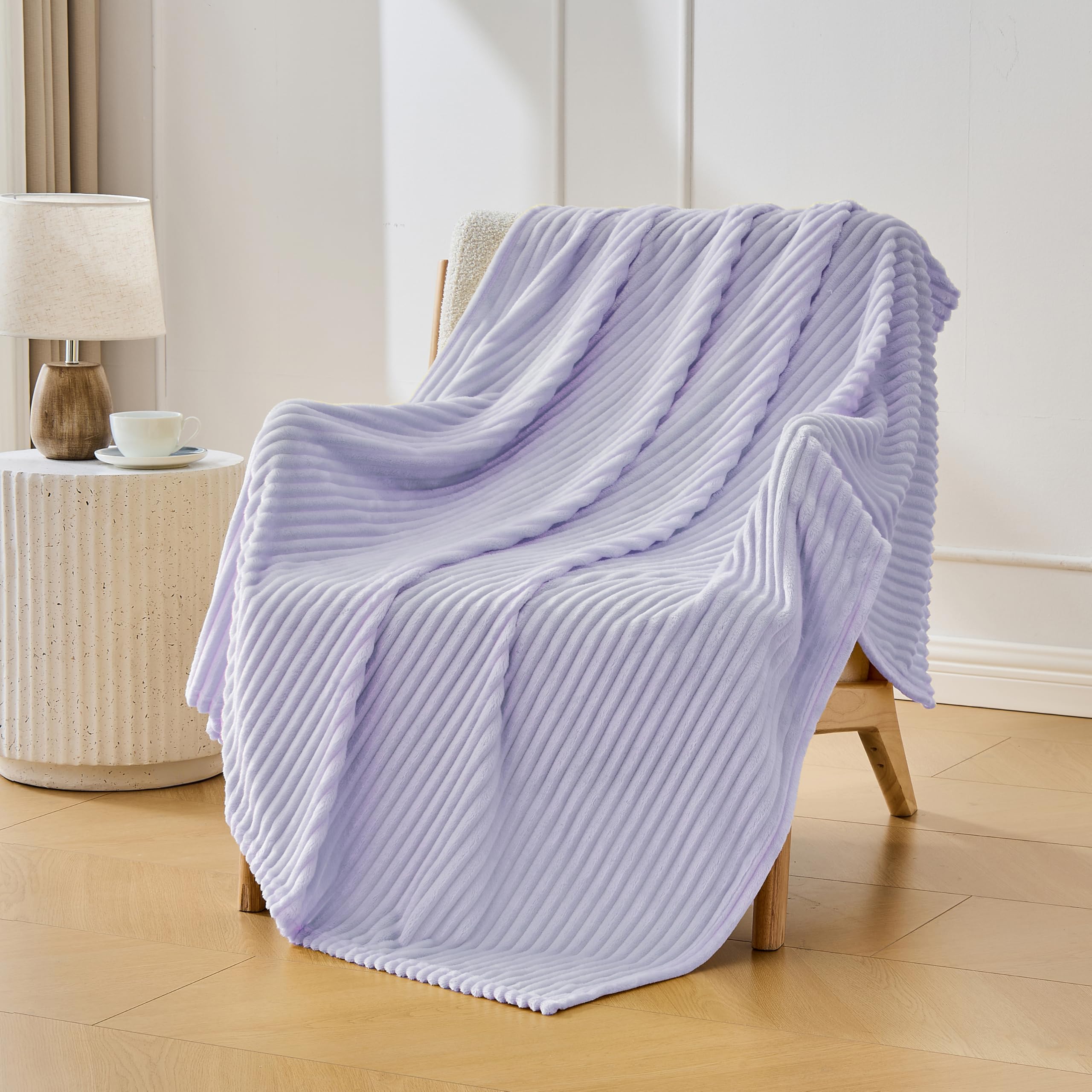 Bnuitland Fleece Throw Blanket for Couch, 300GSM Soft Warm Cozy Fluffy Throw for Adults & Kids, Stripe Pattern, All Season Sofa Bed Blanket for Home