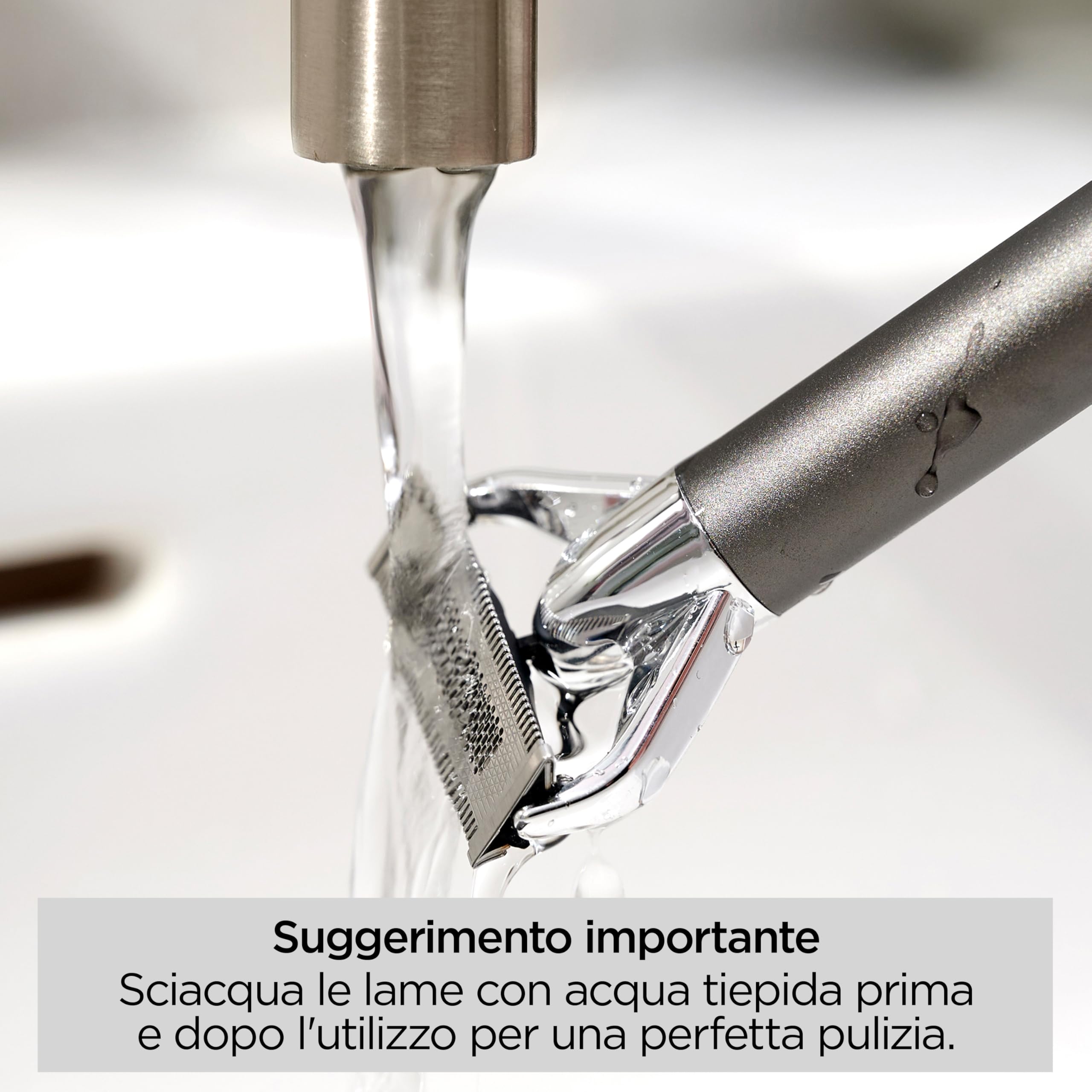 BaByliss X-Blade, Rasoio regolabarba, lame di precisione ultra-affilate, testina flessibile a 50°, 4 guide 1-5 mm, Batteria agli ioni di litio, 100& Waterproof, OT996E