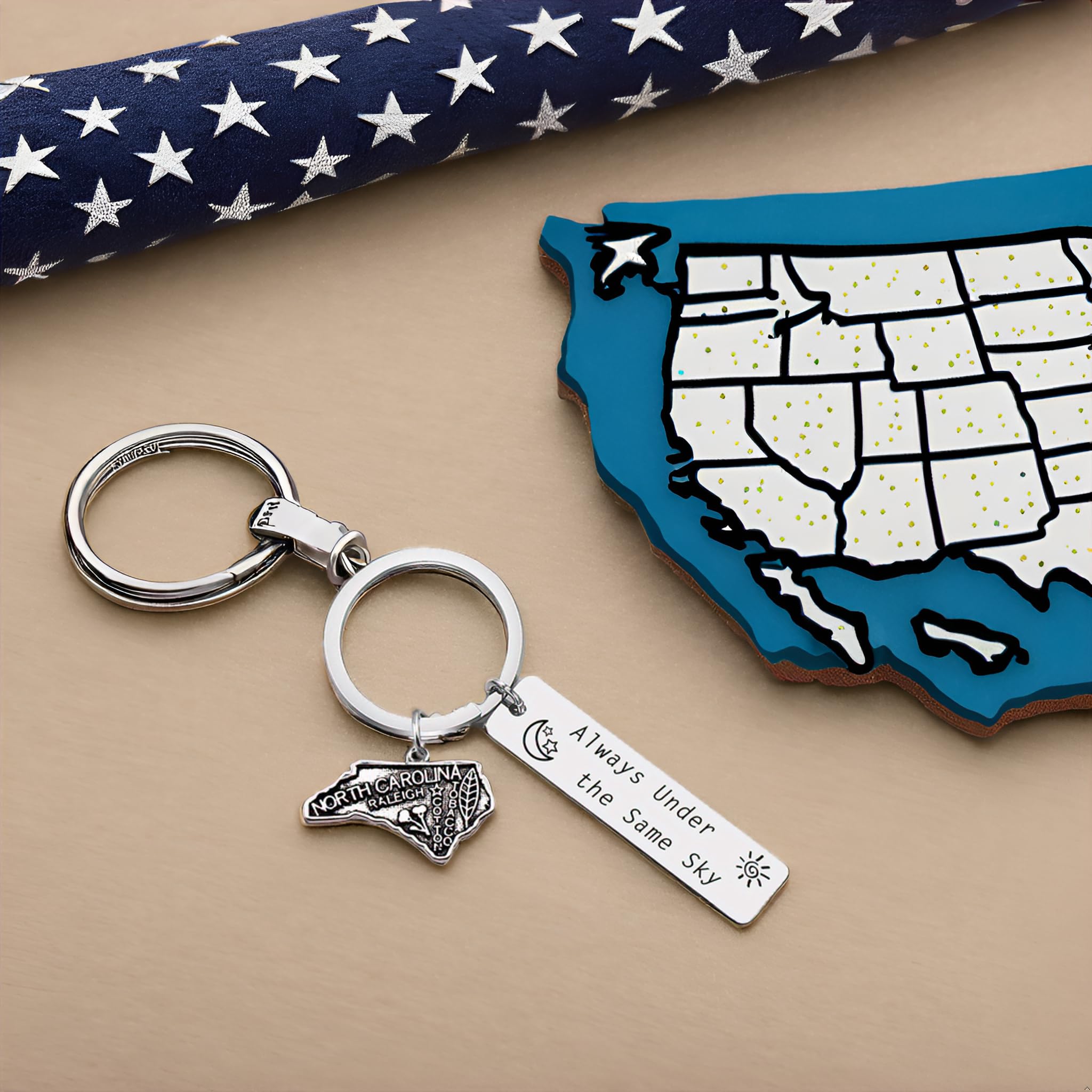 JJTZX Always Under the Same Sky US State Keychain Long Distance Map Keychain Graduation Gift between Best Friends
