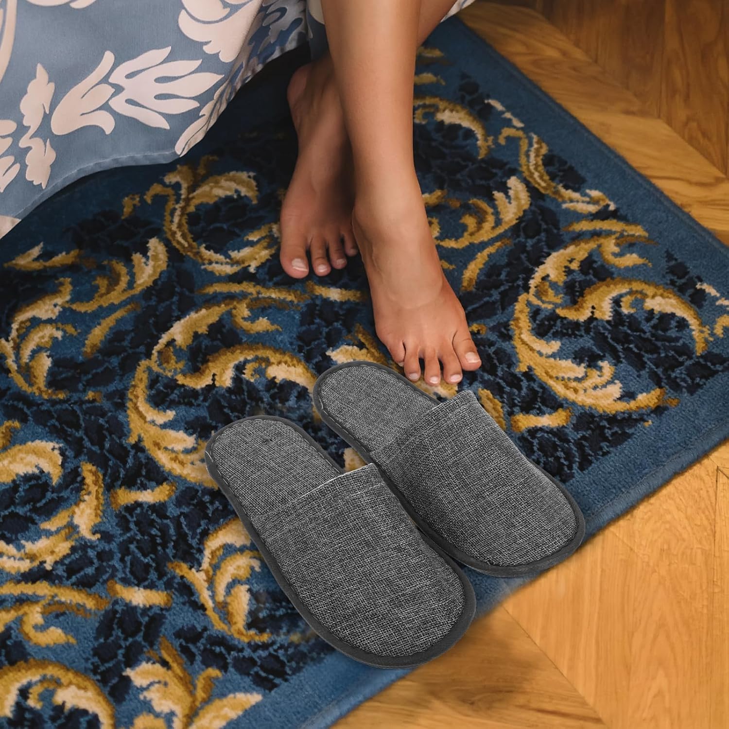 Disposable Hotel Slippers Lightweight Portable Folding Non-Slip Spa Slippers for Home Travel and Hotel Use Comfortable Footwear