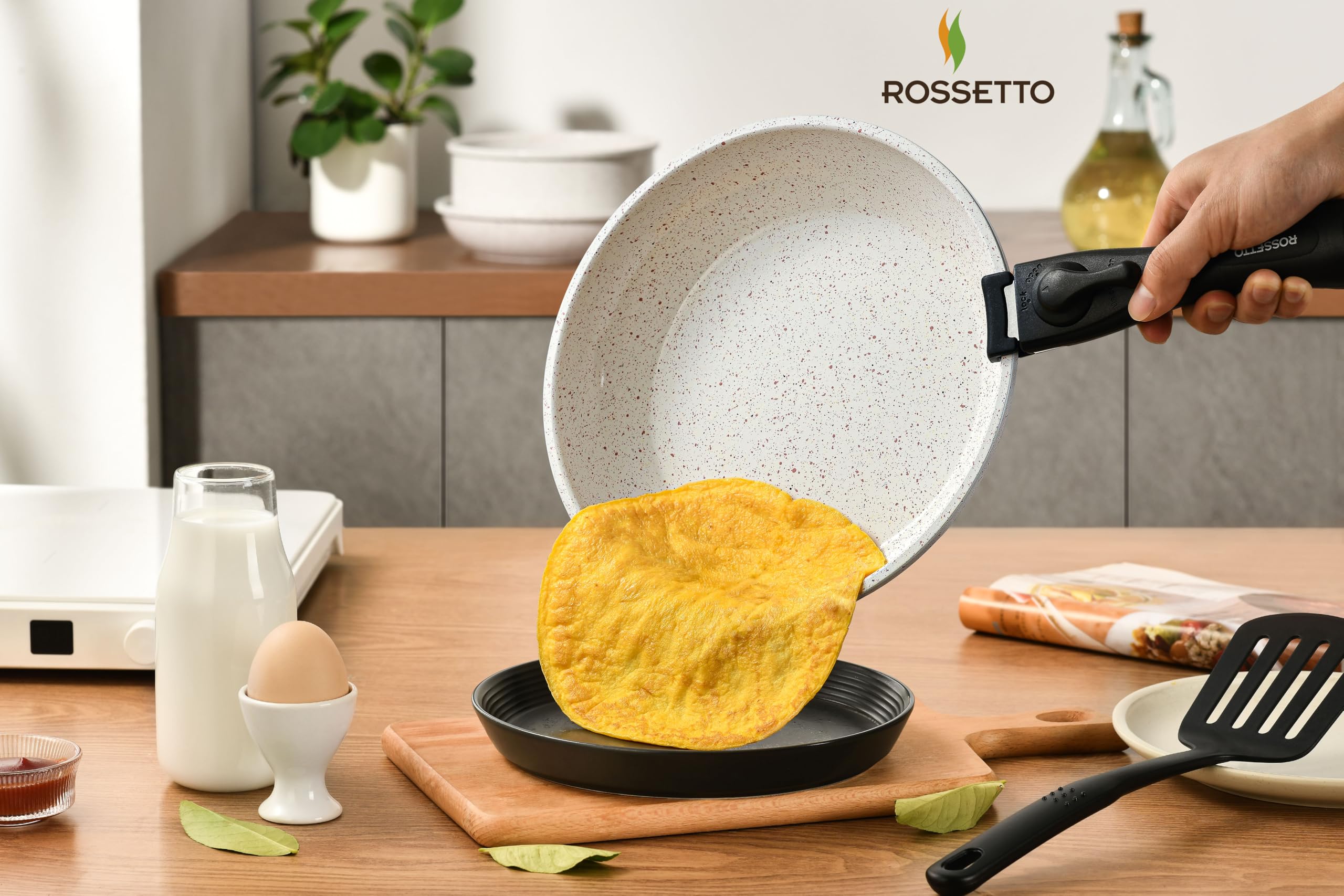 ROSSETTO – Set de cuisine comprenant 23 pièces. Une marmite, une sauteuse, des poêles et des casseroles le tout empliable, poignée amovible, Avec un revetement anti-adhésif, sans PFOA et PFOS
