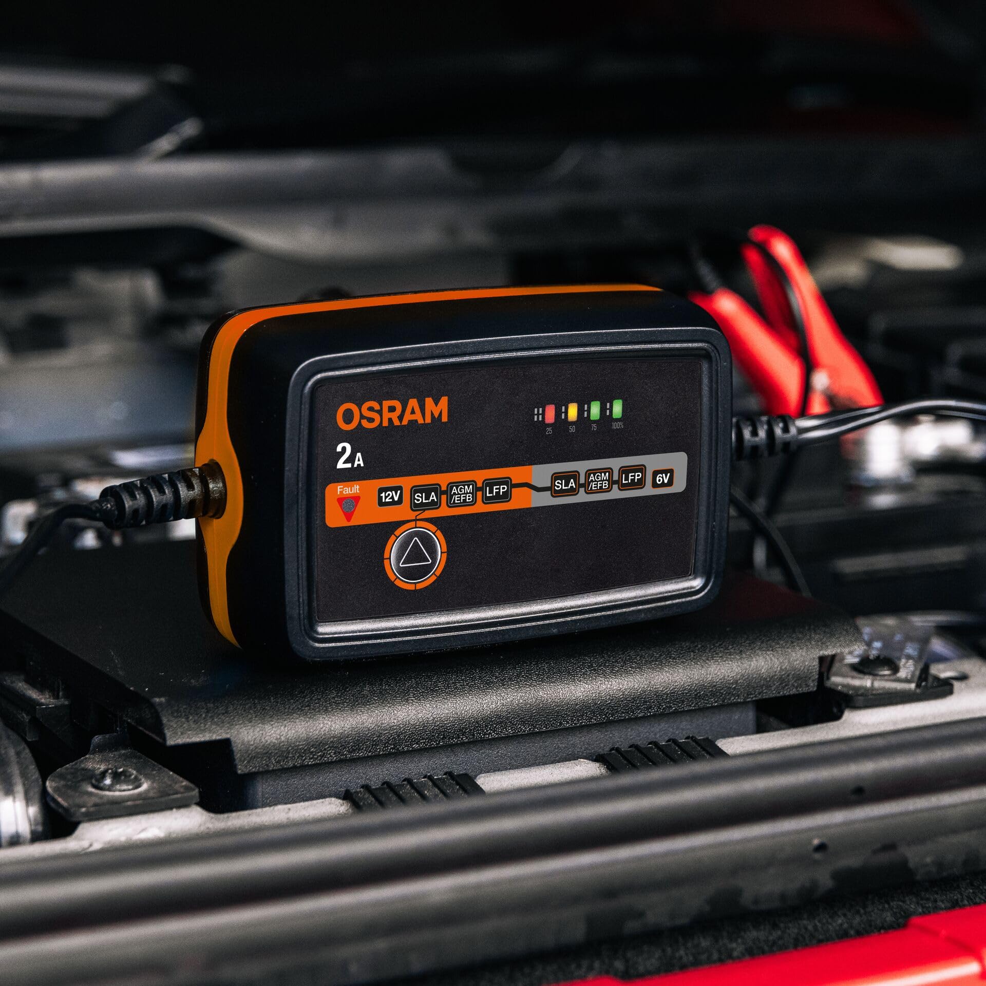 OSRAM BATTERYcharge 1002, 6 V/12 V, inteligentna ładowarka 2 A, do motocykli i mniejszych pojazdów, do akumulatorów AGM, EFB, kwasowo-ołowiowych i litowych, z trybem podtrzymującym