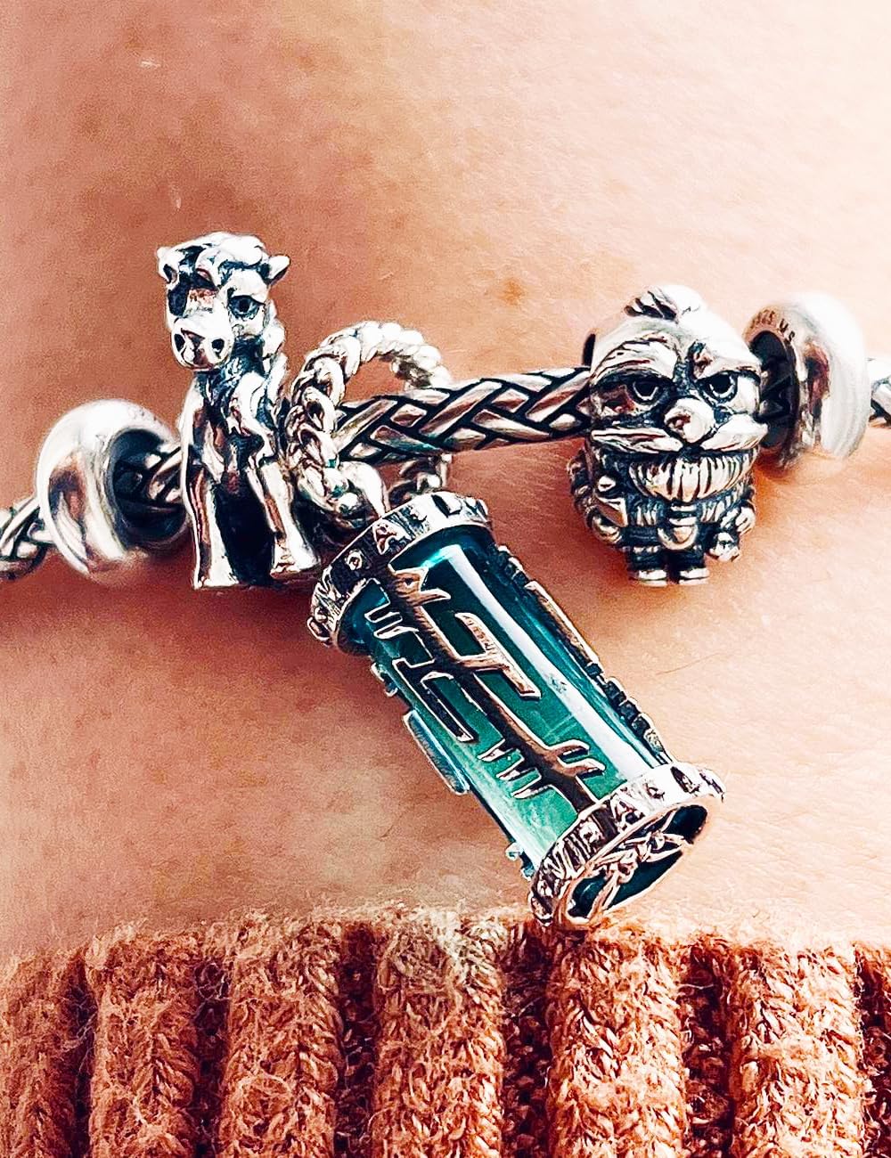 Cute Long Hair, Mane and Tail Horse Sterling Silver Charm Bead Pendant S925, Scottish British Highland Horse Pony Animal Farm Jewellery Pandora compatible