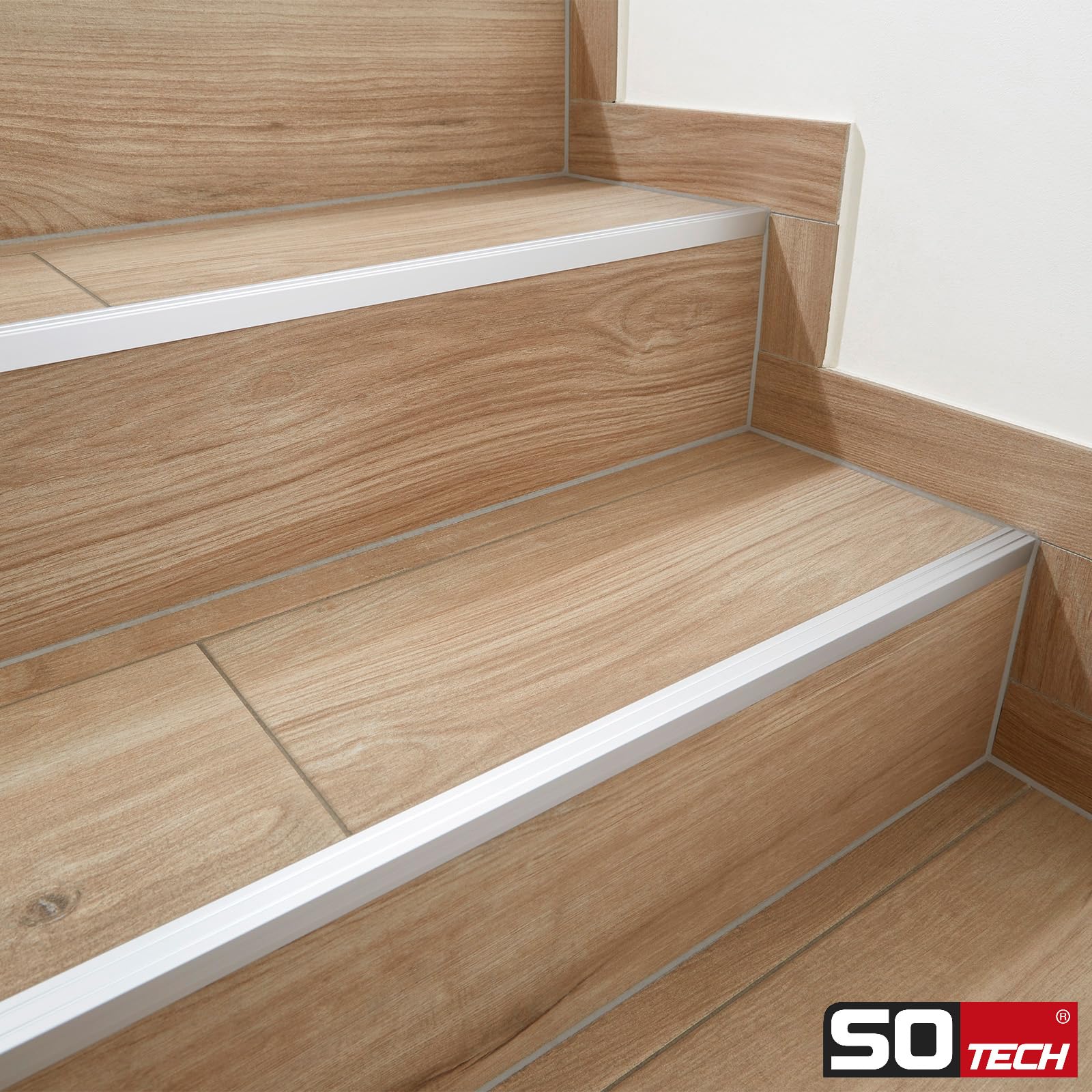 SOTECH 4 Stück Treppenprofil 1000 x 25 x 18 mm, selbstklebend, silber eloxiert, Kantenschutz aus Aluminium für Laminat, Fliesen, Parkett uvm.