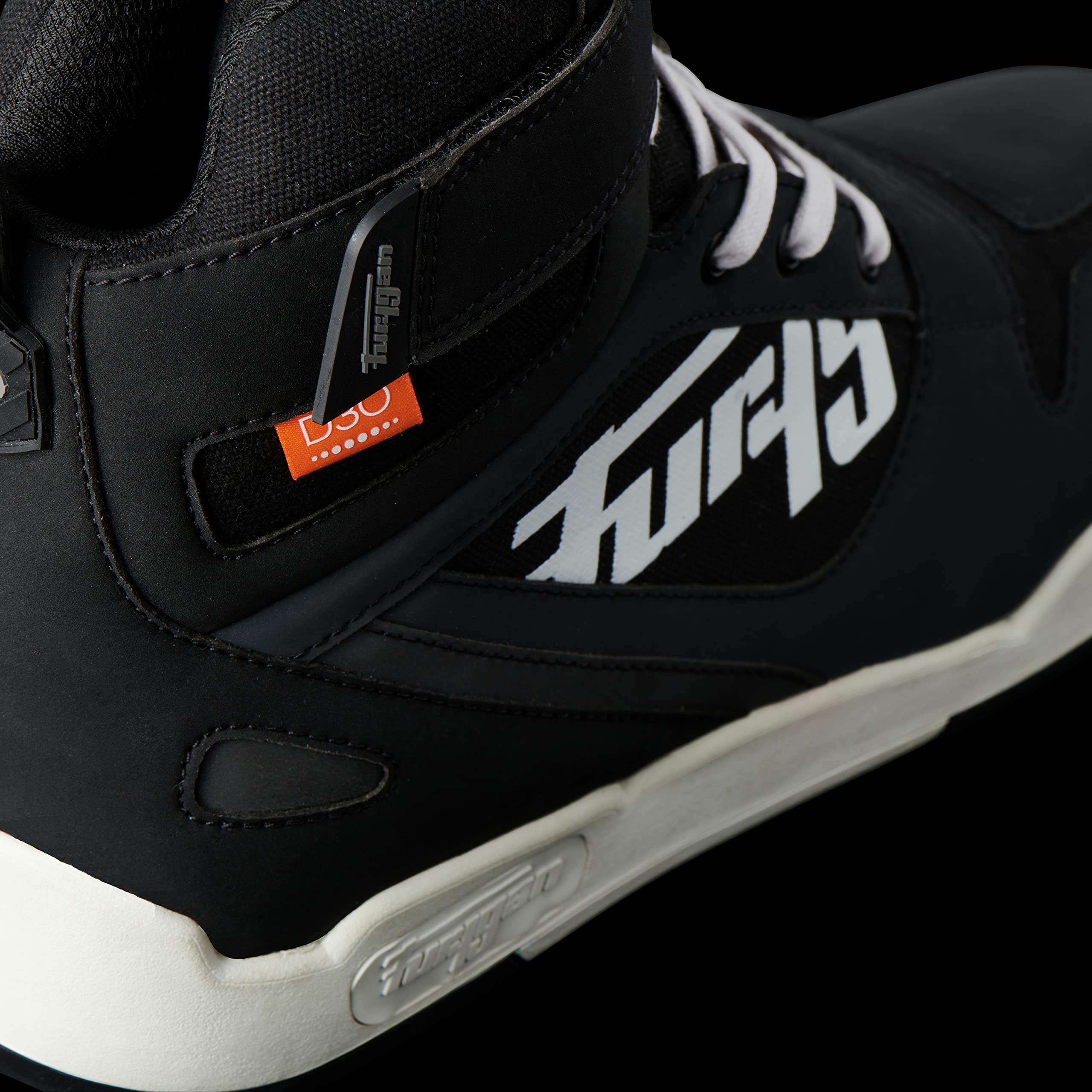 FURYGAN CHAUSSURES BASKET GET DOWN D3O CHAUSSURES DE MOTO - MODERNE & CONFORTABLE - INSERTS RETRO-REFLECHISSANTS - ETANCHE & RESPIRANT - PROTECTION MALEOLLES D3O - TAILLES DIFFERENTES