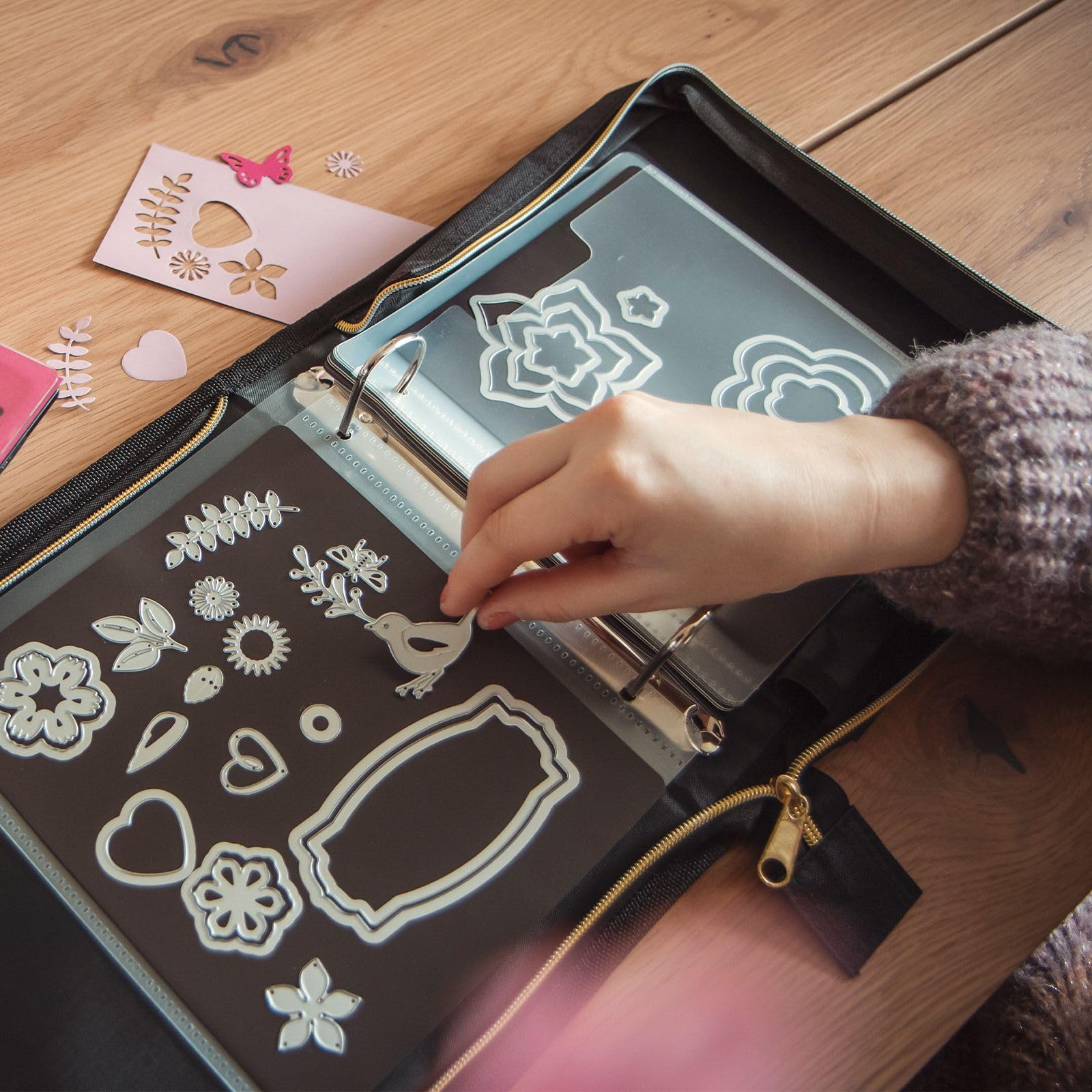 Vaessen Creative Raccoglitore con Tasche e Fogli Magnetici per Ordinare e Riporre Fustelle, Timbri e Cartelle per embossing