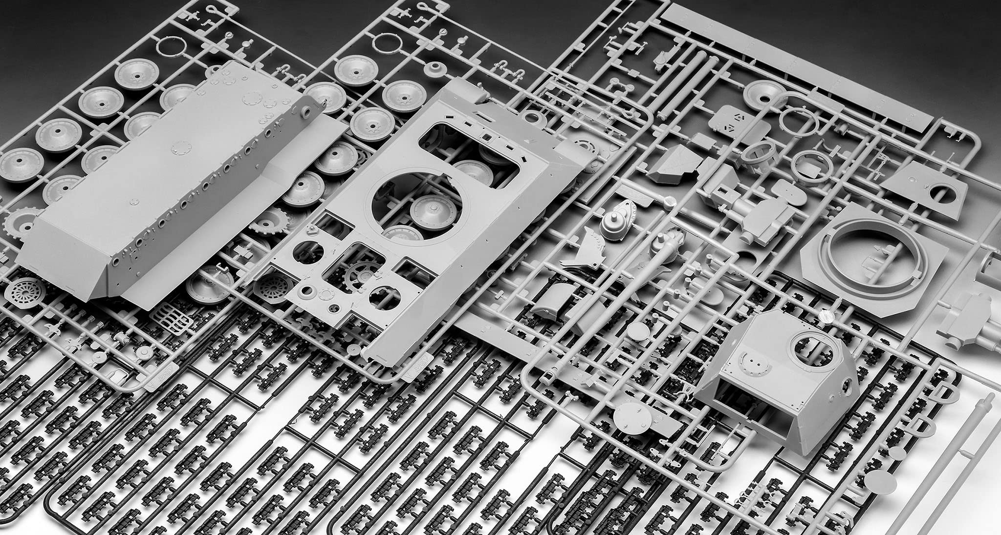 REVELL Models | REVELL 03019 PANTHER Ausf.A | Model Kits