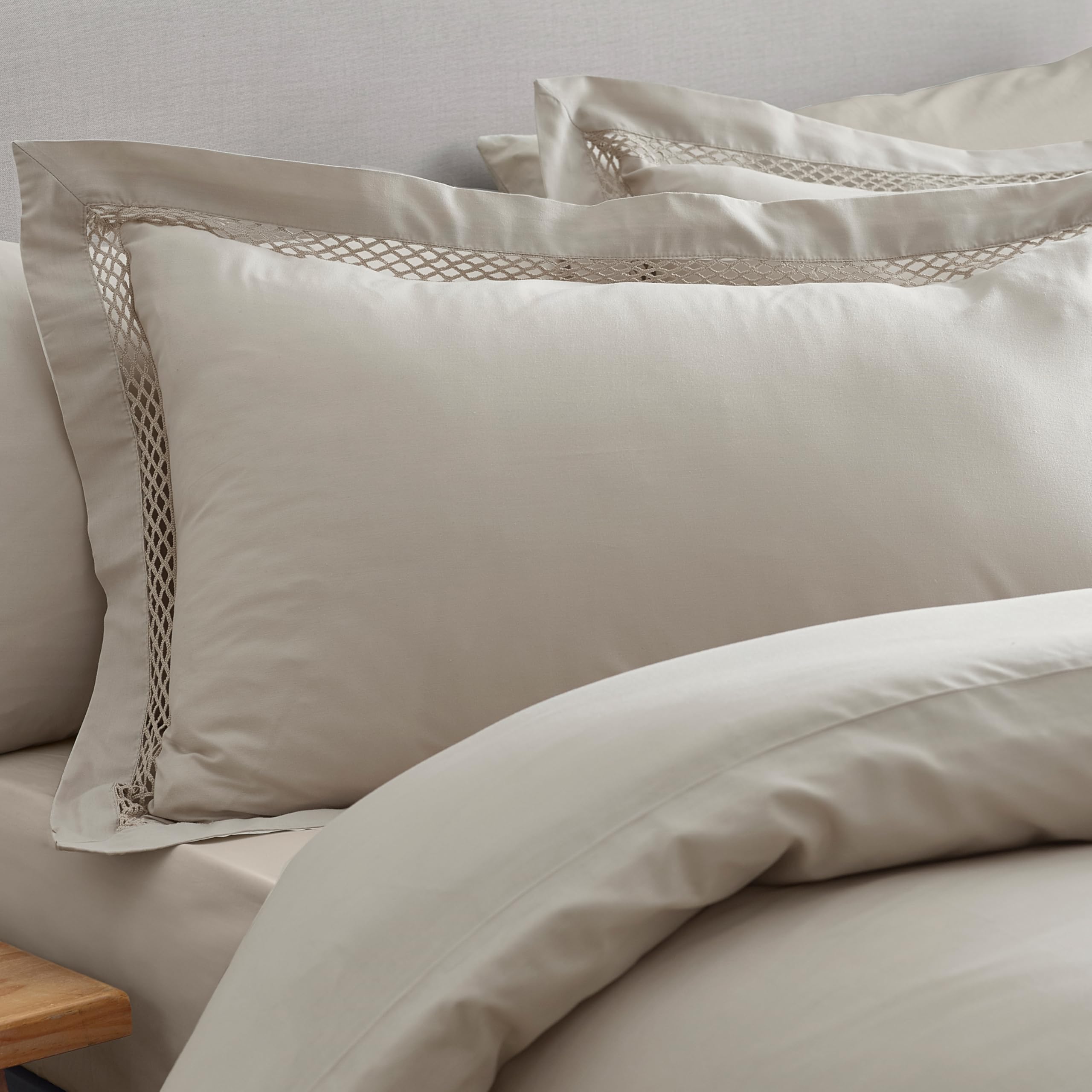 Catherine Lansfield Classic Lattice Lace Double Duvet Cover Set including Pillowcases Natural - Image 2