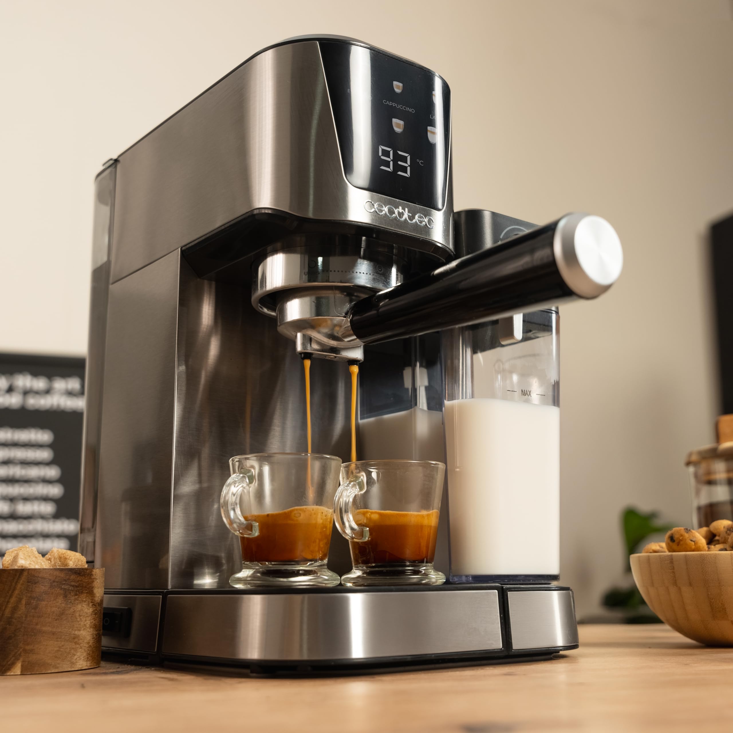 Cecotec Półautomatyczny ekspres do kawy Power Espresso 20 Cream. 1350 W, półautomatyczny, 20 bar, termoblok, zbiornik na mleko 700 ml, zbiornik na wodę 1 l, system aromatów Force