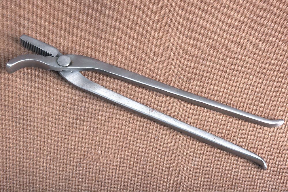 HILASON 13" Western Horse Care Farrier Tool Dull Polished Carbon Steel Clauncher