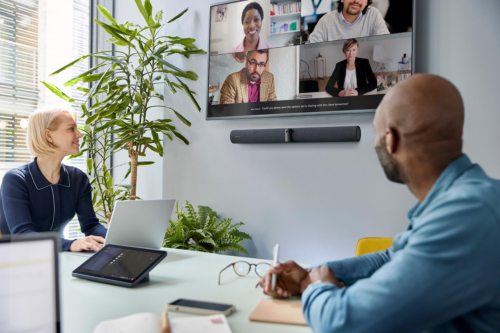 Jabra PanaCast 50 VBS UC - Vista panoramica 4K a 180°, zoom intelligente, funzioni per riunioni intelligenti, 4 potenti altoparlanti, microfoni con touchpad