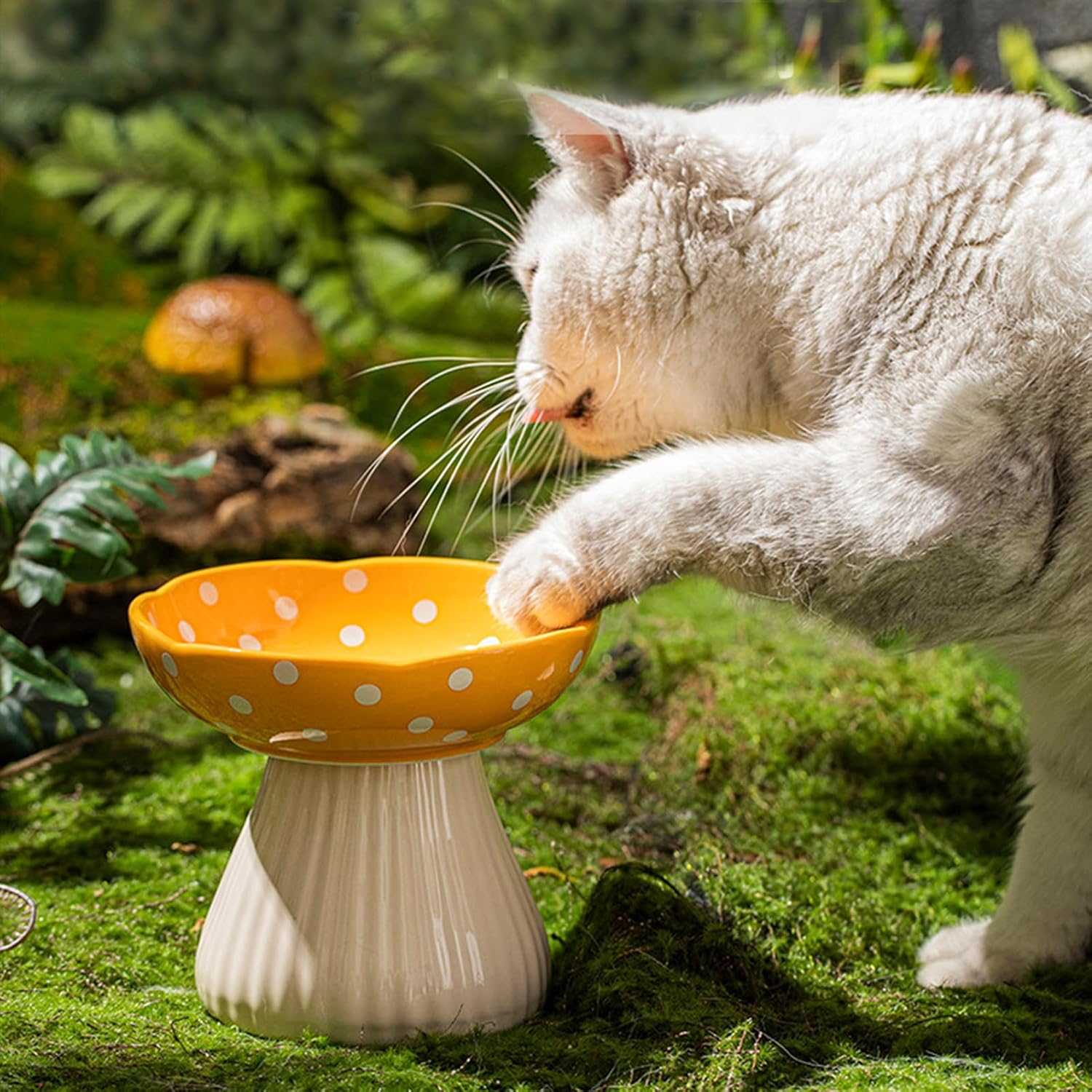 MINGZHE 2pcs Mushroom Cat Bowl,Ceramic Tilted Cat Dish Water Bowl Dishes Cat Bowls for Indoor Cats Elevated Cat Bowl Slow Feed Bowls Friendly 15x12 cm (A)