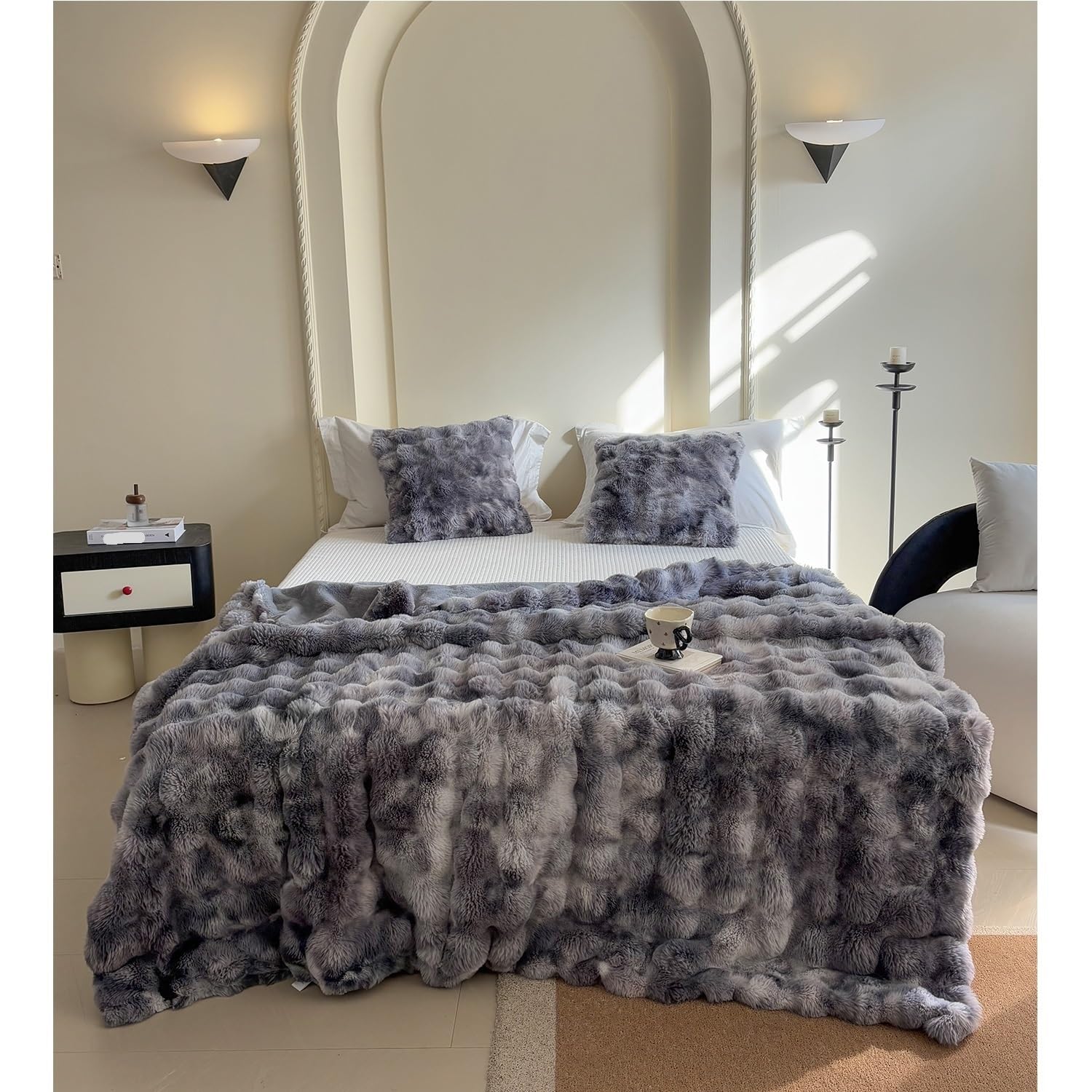 Couverture en fausse fourrure de lapin moelleuse pour des soirées cocooning au salon