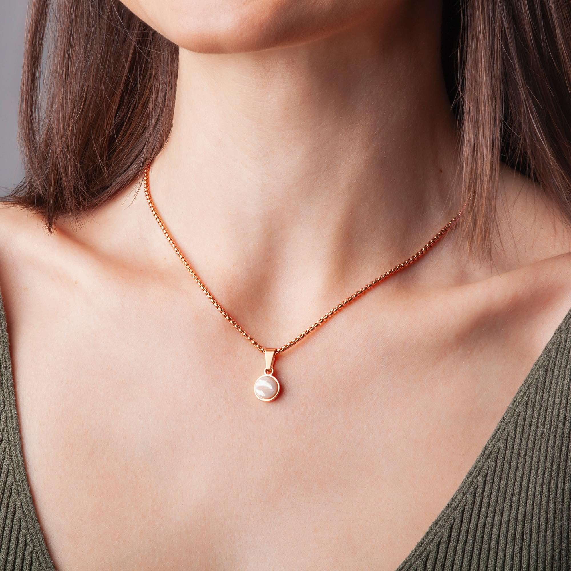 Roségold Kette mit Anhänger • Halskette mit Stein • Hochwertiger Modeschmuck mit Geburtsstein • vergoldeter Edelstahl & recyceltes Glas • MIX & MATCH