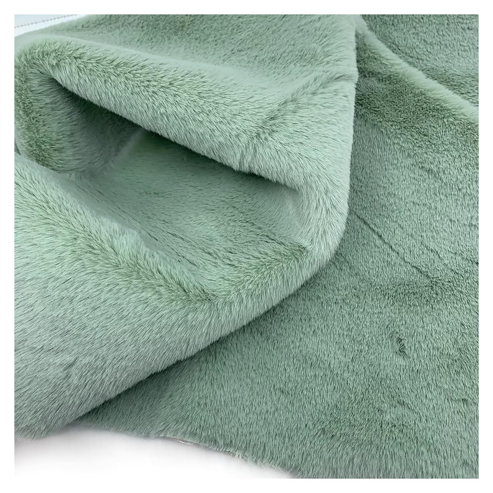 Short Plush Shaggy Faux Fur Fabric Sewing Fabric Supplies Super Soft and Fluffy Luxuriously Cushy for Craft Supply, Wedding Party Christmas Decorati(