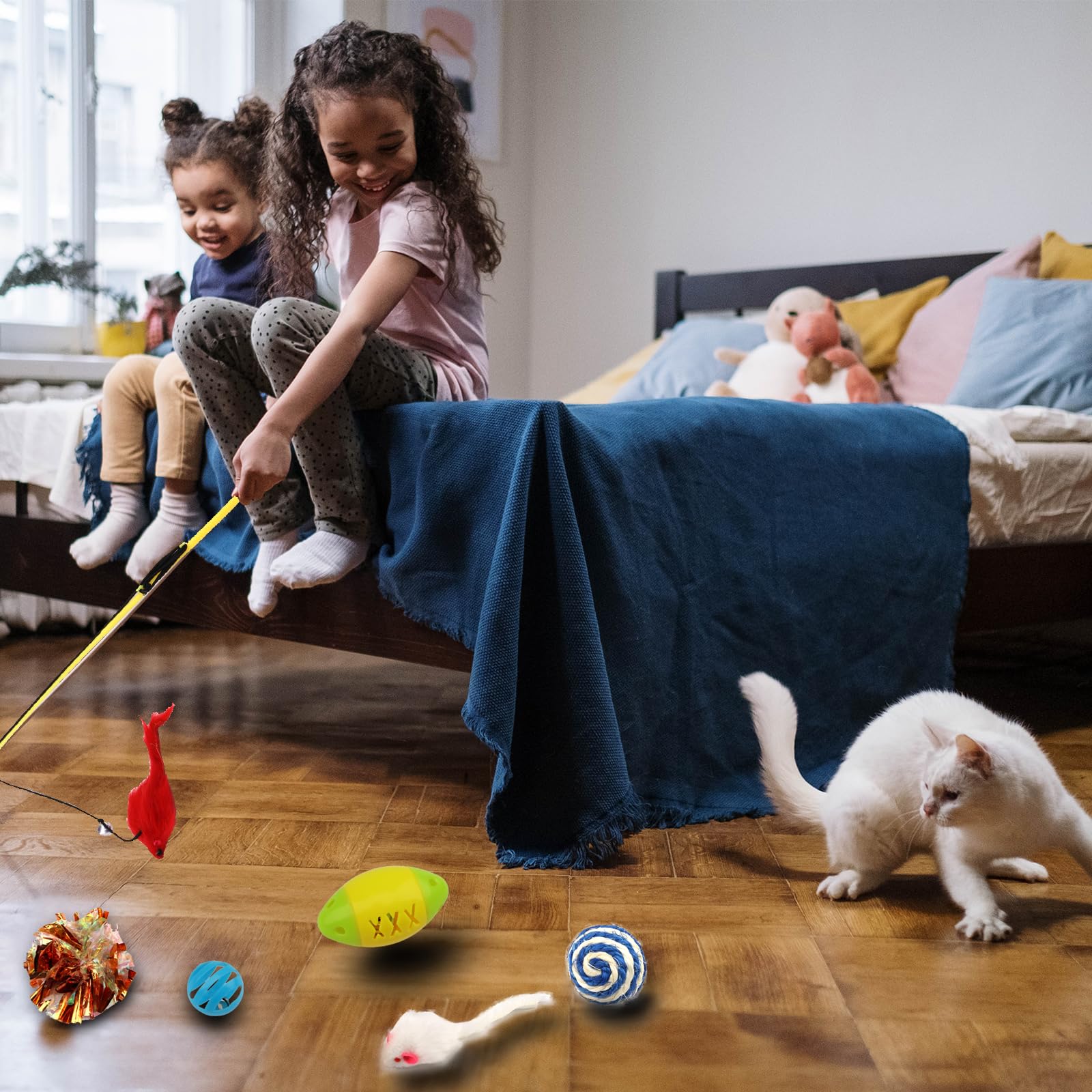 QUOZUO Paquete variado de 32 juguetes para gatos: bolas de gato, plumas, ratones, bolas arrugadas, juguetes de hierba gatera para gatitos de interior