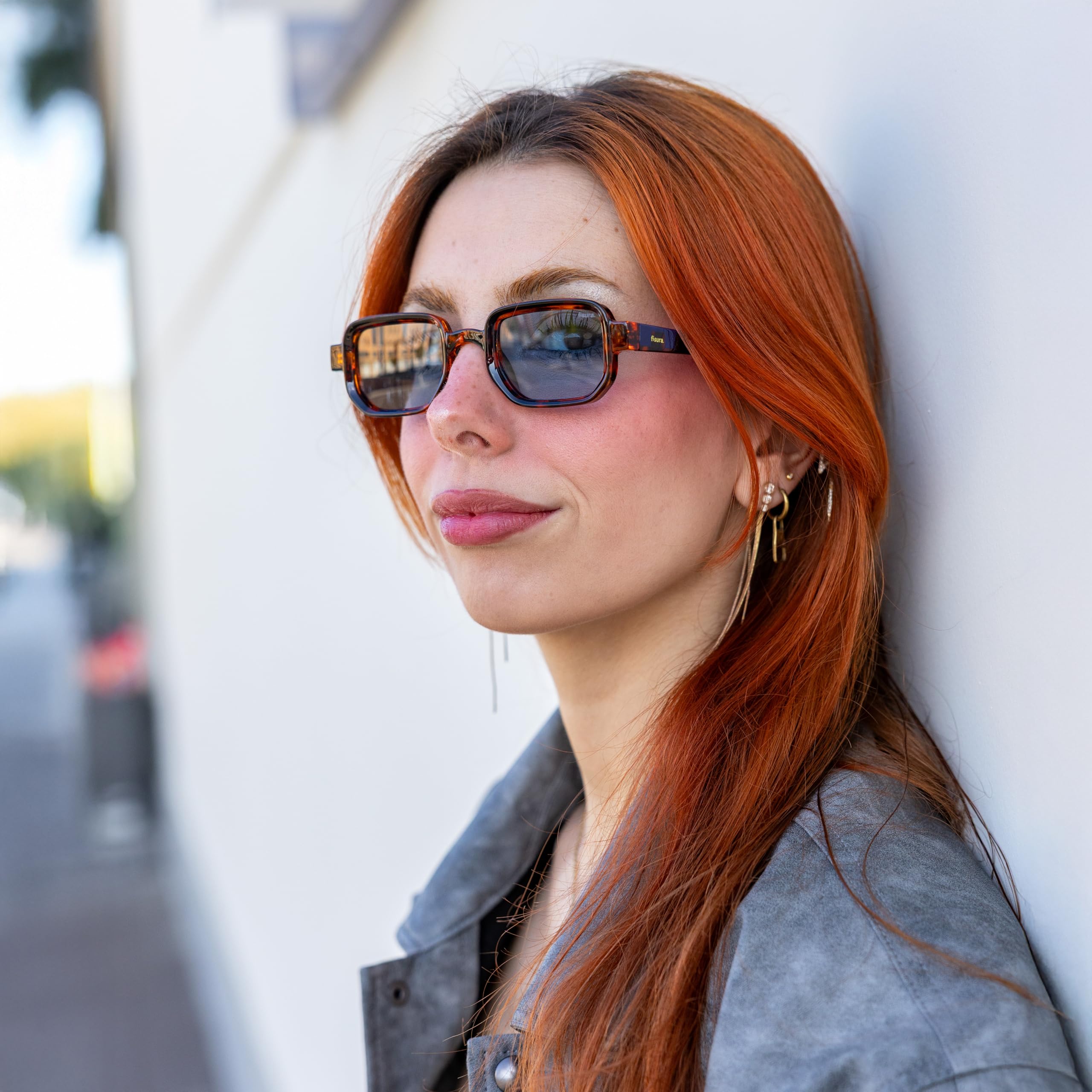 Fisura – Oryginalne damskie okulary przeciwsłoneczne "I'm chilling”. Polaryzacyjne okulary dla kobiet z futerałem, ściereczką do czyszczenia i metalowym opakowaniem do bezpiecznego przechowywania.